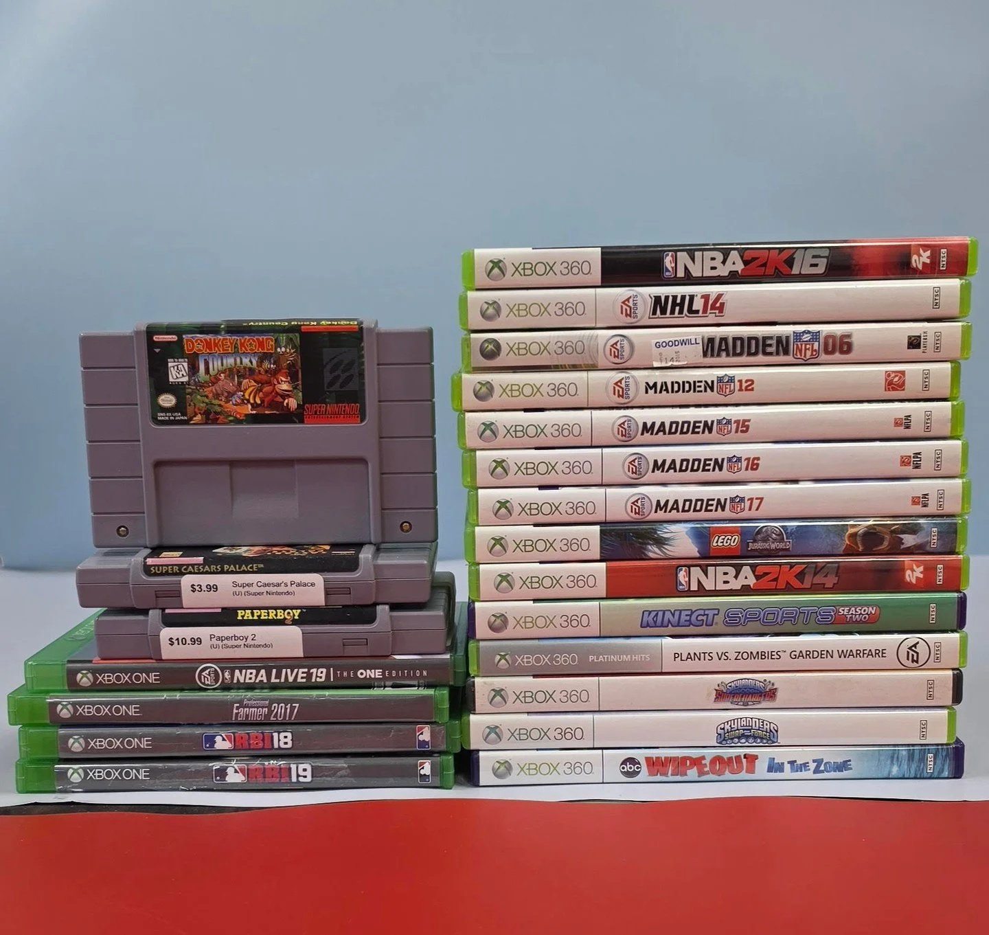 Check out the latest XBox and SNES trade-ins, now available! Come on in and browse our full selection of games- and consoles- available.

#XBox360 #XBoxOne #SNES #SuperNintendo #DonkeyKongCountry #shoplocal #MountVernonOH