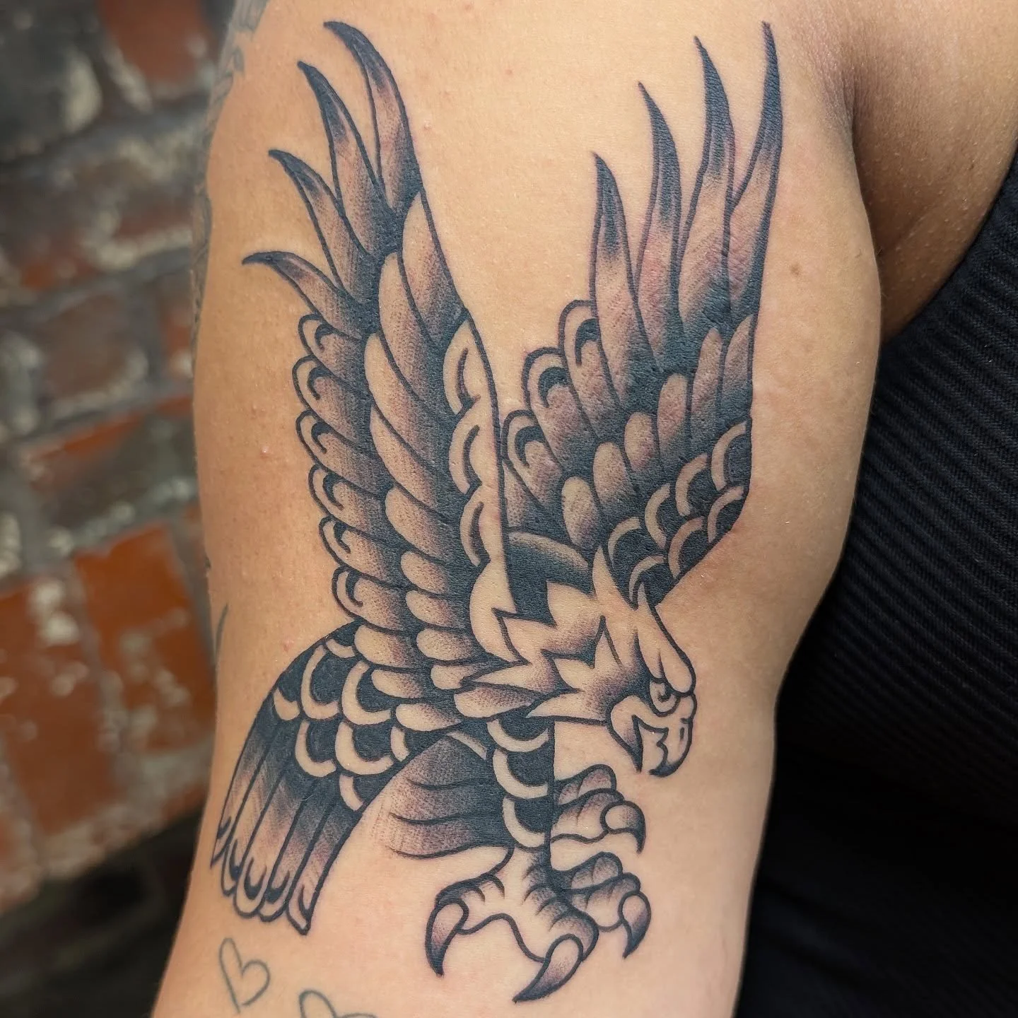 Bold and bald for @zoe.tesoriero 
DM or Electronically mail me for bookings

#eagle #traditionaltattoo #tattoo #boldwillhold #black