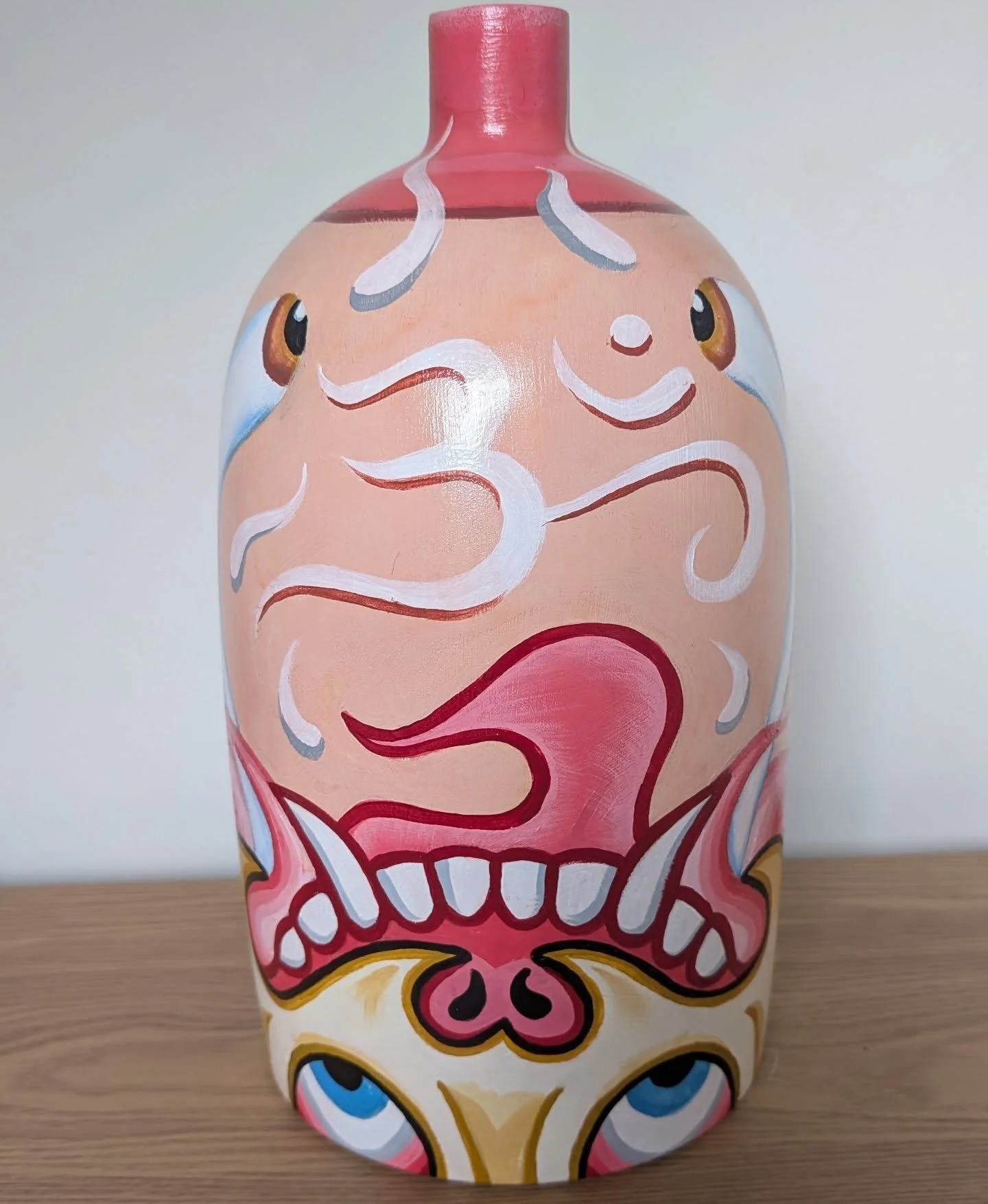 This vase was hand painted by me and will be for sale via silent auction @inkedexpo Amphora Vase Exhibition, with all proceeds going to the Royal Childrens Hospital.

If you've ever wanted to own a big boob and help sick kids now's your chance.

So h