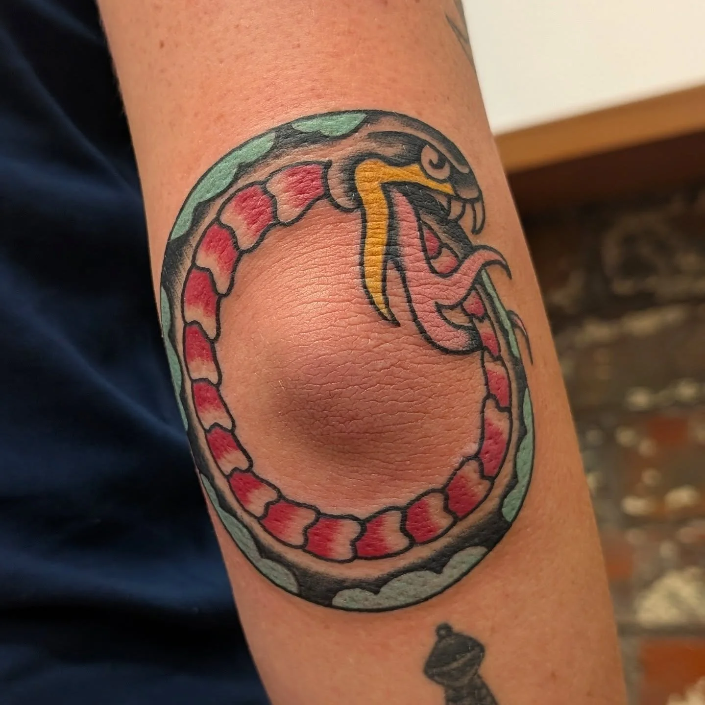 Elbow ouroboros for @c00l.dud3 
Be a cool dude and book a tattoo
DM or Email

#tattoo #snake #ouroboros #traditionaltattoo #elbowtattoo