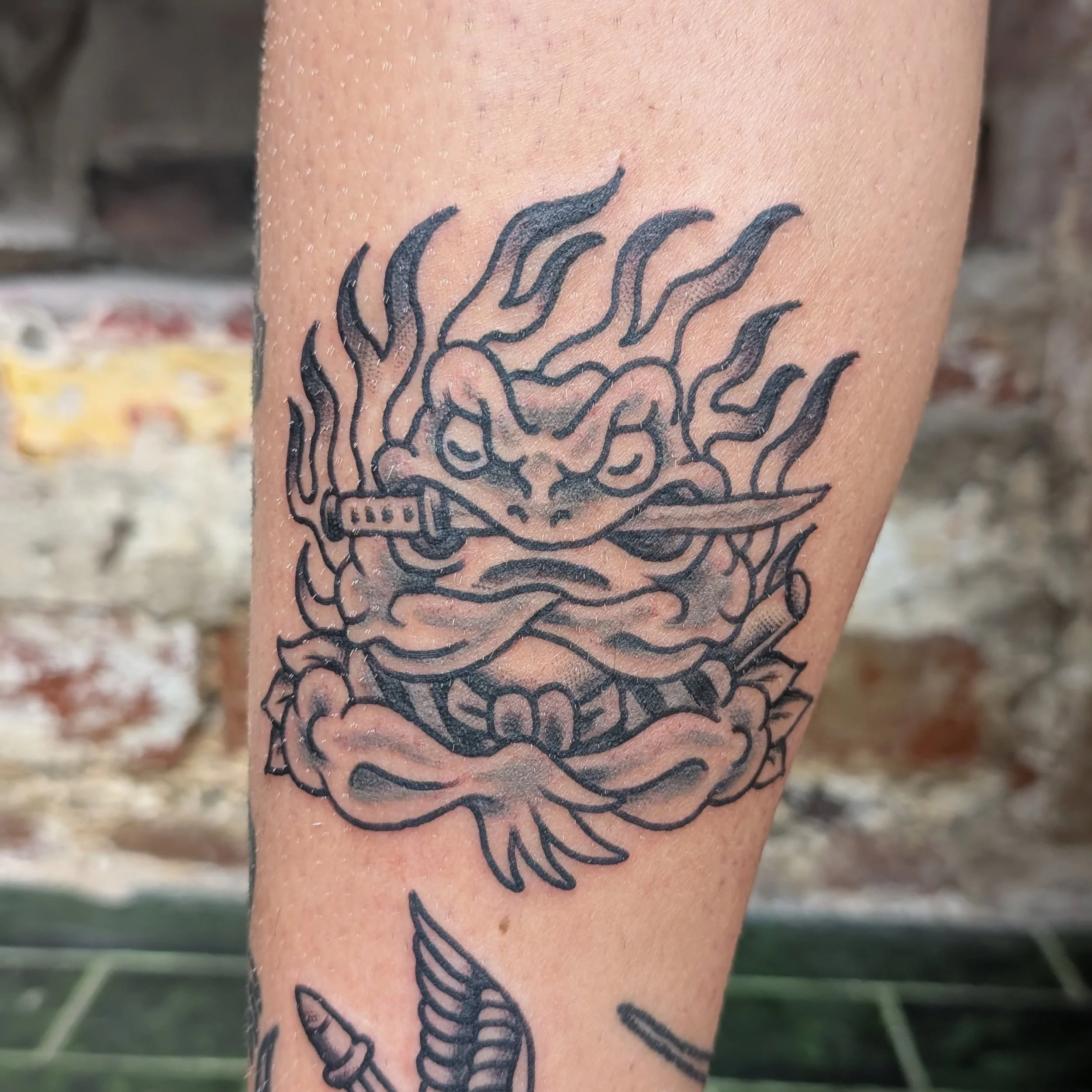 Noah's leg is really coming together in just a few short sessions, here's some recent additions from the last couple @la.rue.gallery 

DM or Email to book, walk ups most days

#tattoo #traditionaltattoo #legtattoo #legsleeve #blackandgrey