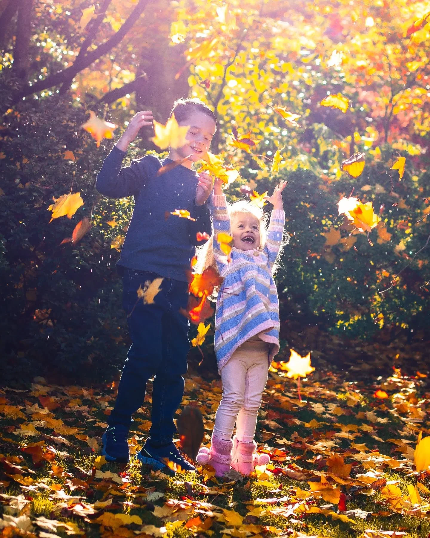 Freeze the little moments.

Pure joy.

#melbournefamilyphotographer #childphotographer #capture #photographer #childrensphotography #melbournephotographer #cute #autumnphotography #autumncolours  #autumnleaves