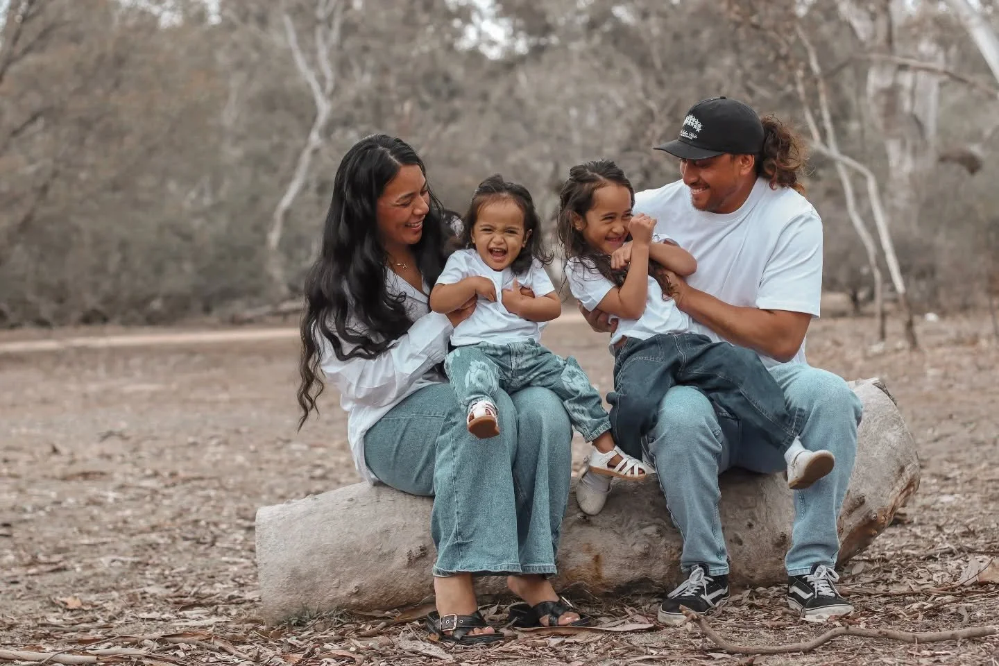 Aiga ❤️

In the beautiful Samoan language, Aiga means family. And to these beautiful people their Aiga is everything. And I had the pleasure of watching their love for one another unfold in front of my lens. 

One of my favourite shoots to date. 

Th