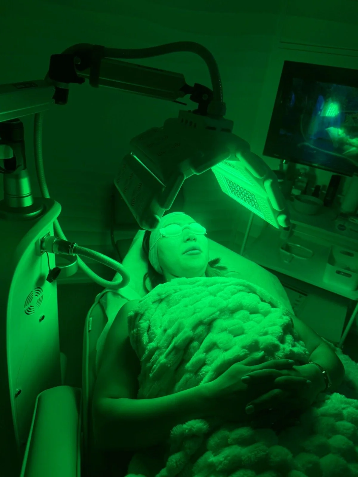 Choosing Between LED Therapy and Chemical Peels: Which Treatment Is Right for You?