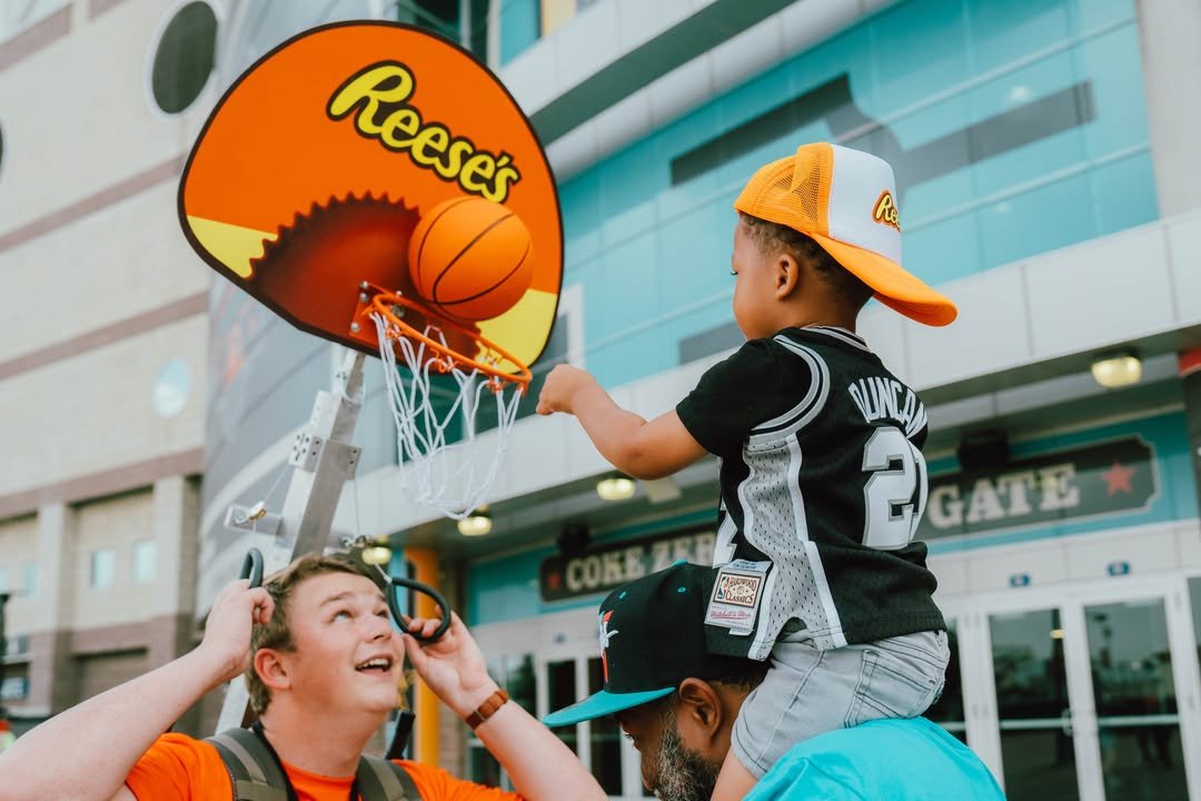 Last weekend, we hit the Alamodome court in San Antonio with #GMRClient Reese’s for Final Four Friday. From a roaming street team to in-stand and on-court promotions to a full takeover of the NABC All-Star Game (think players, band, and c.jpg