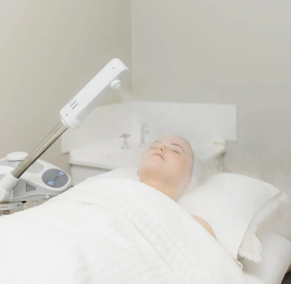 ✨ Welcome to La Beauté Skin & Beauty ✨
Where science meets luxury, and your skin’s transformation begins.
At La Beauté, we specialise in advanced skin treatments and bespoke beauty services designed to help you glow with conf