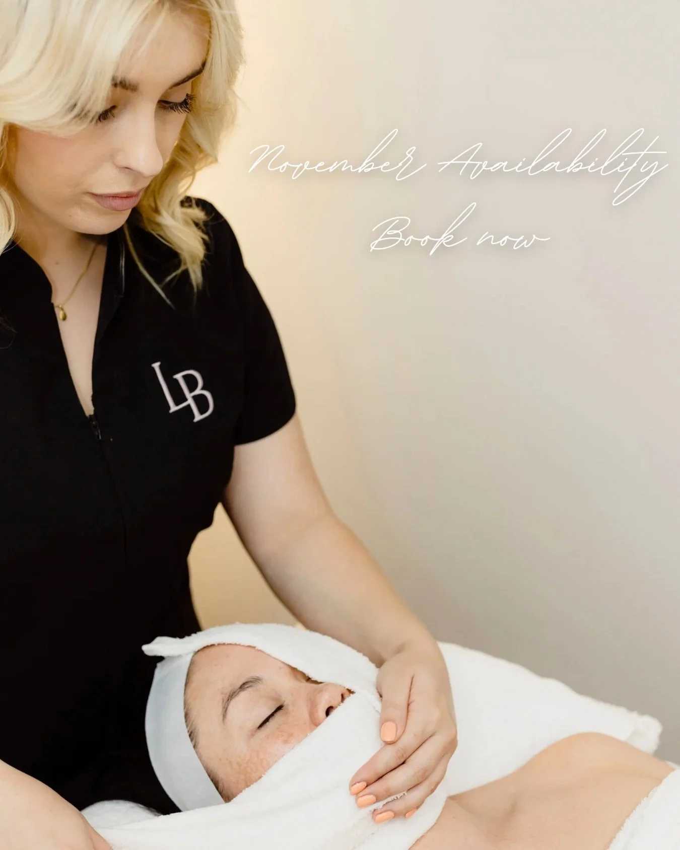 ✨ APPOINTMENT REMINDER ✨

As November quickly comes to an end we are here as your reminder to book all your appointments leading up to Christmas ! Rumour has it Christmas is only 4 FRIDAYS away, this means you may only have 1 appointment left for thi