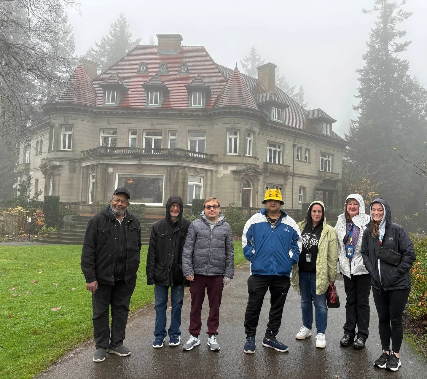 ✨ We love seeing Pittock Mansion all decorated for Christmas every year. A Portland tradition that never gets old. 🎄