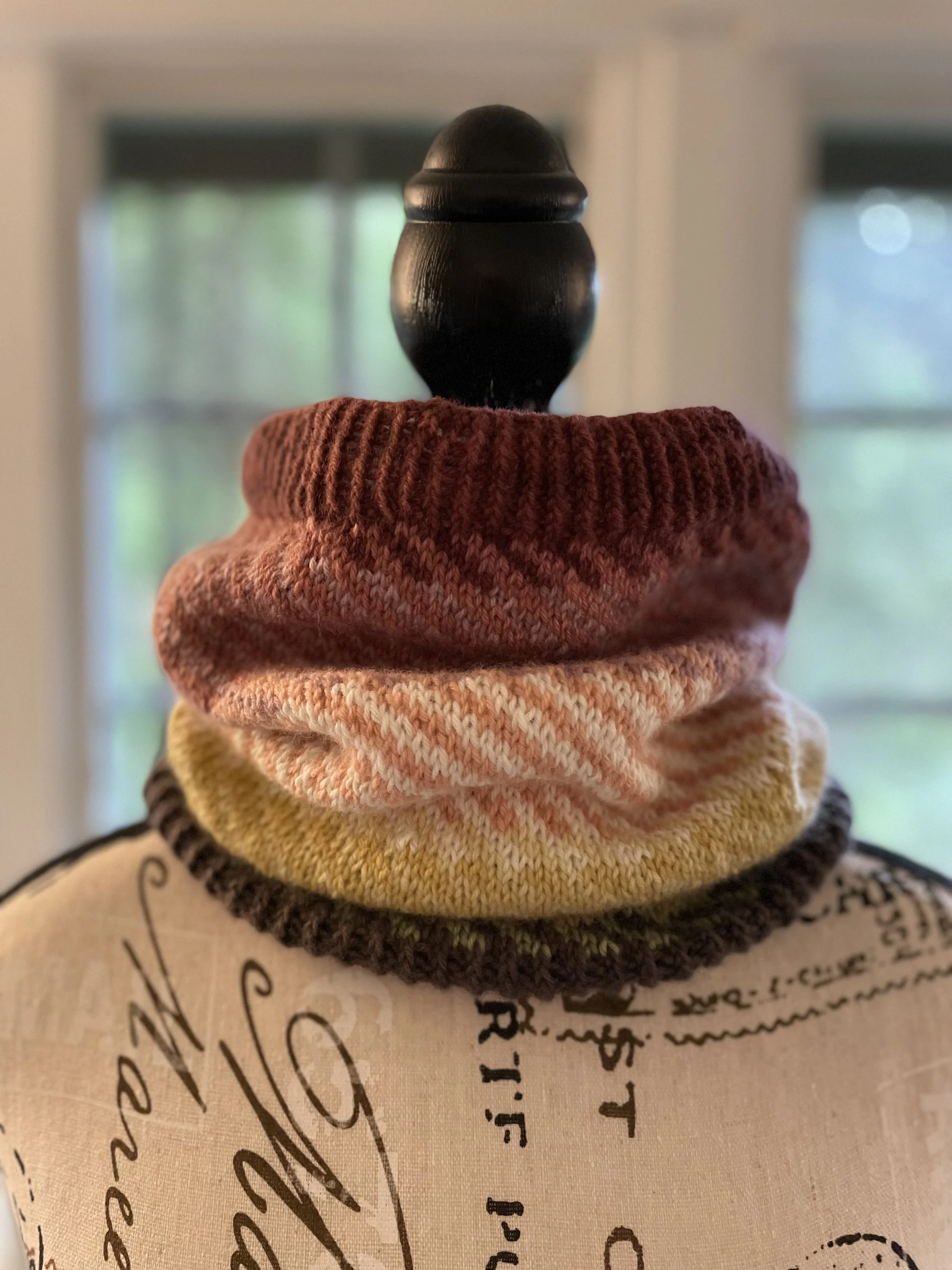 Carousel Cowl - Cashmere (High Tea)