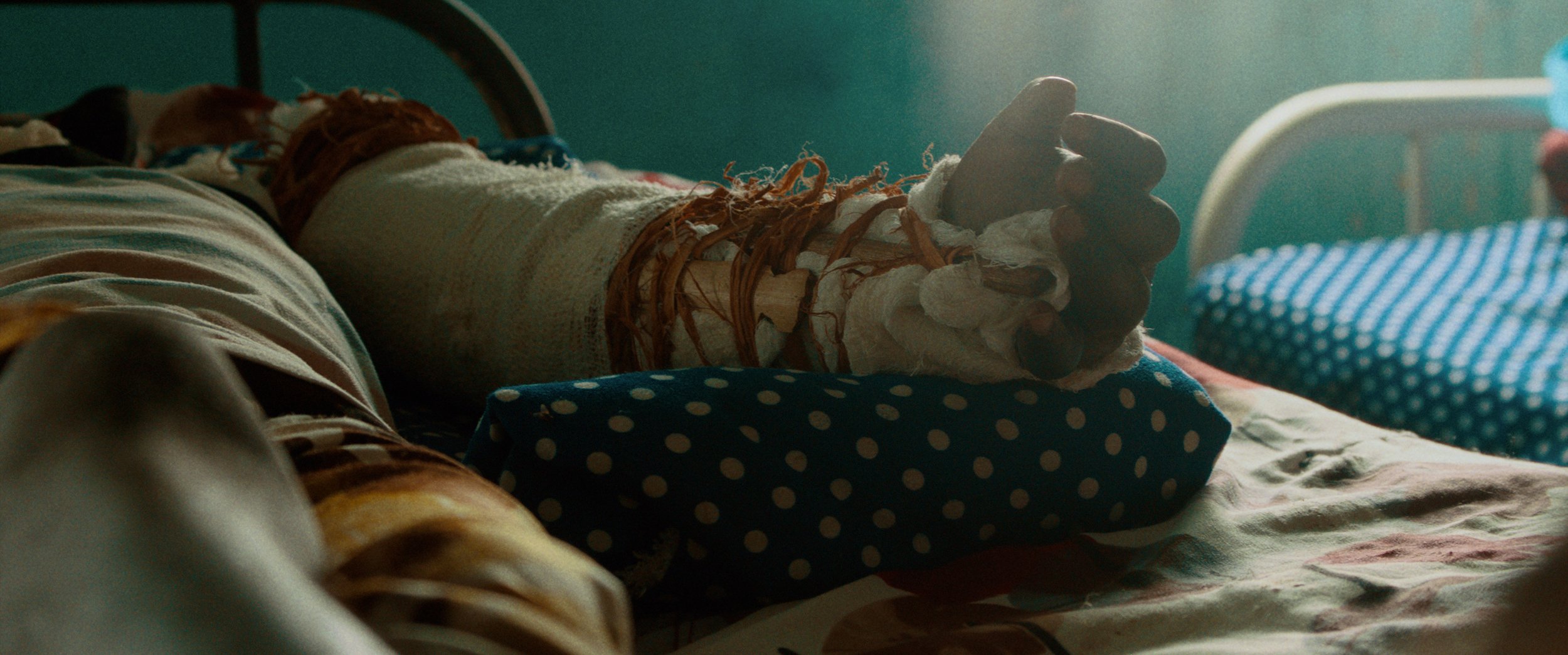 EXODUS_FRAMES_SCOPE-CROPPED_00_12_04_21_Still-711.jpg