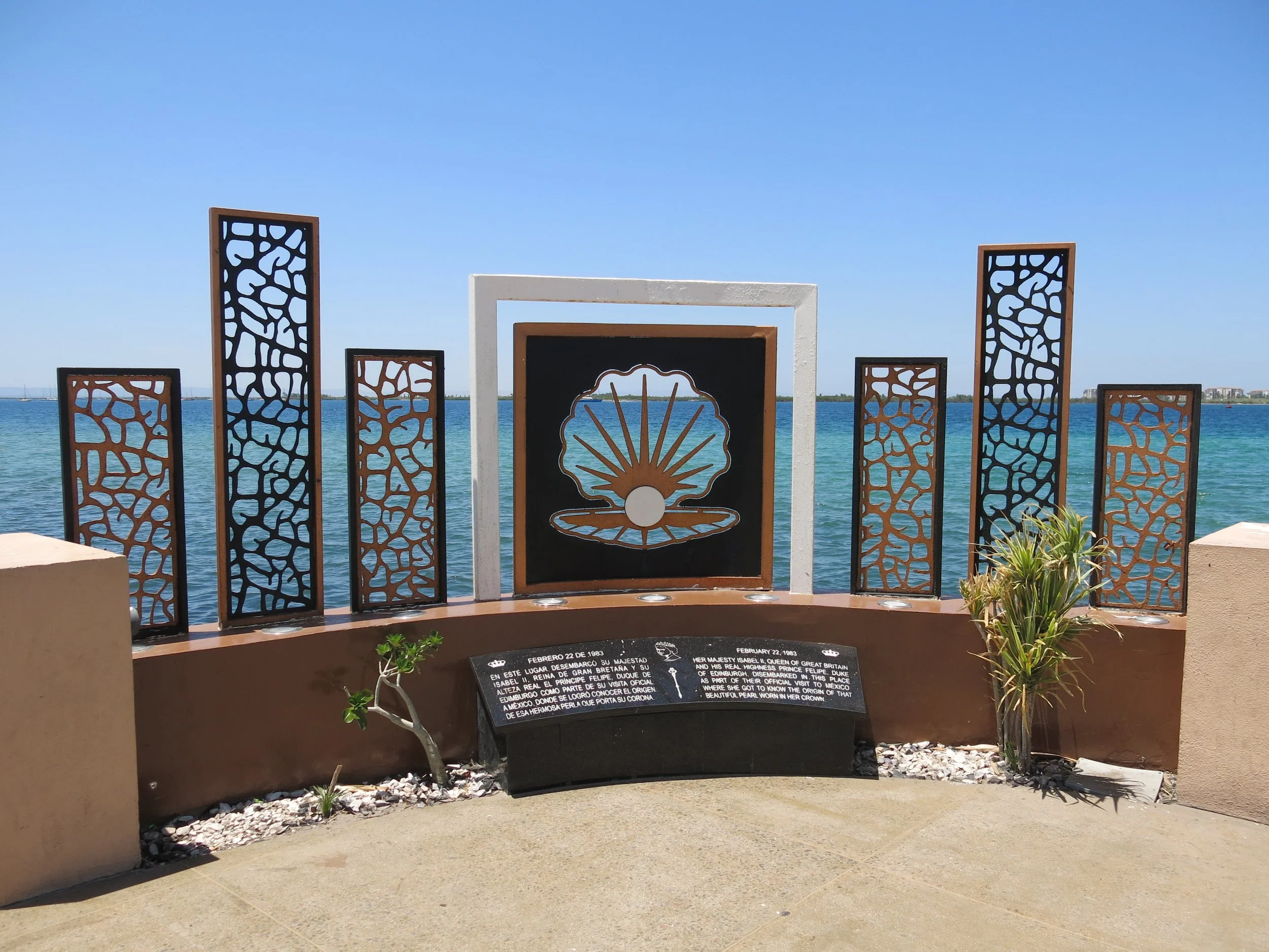 The pier of the Queen in La Paz