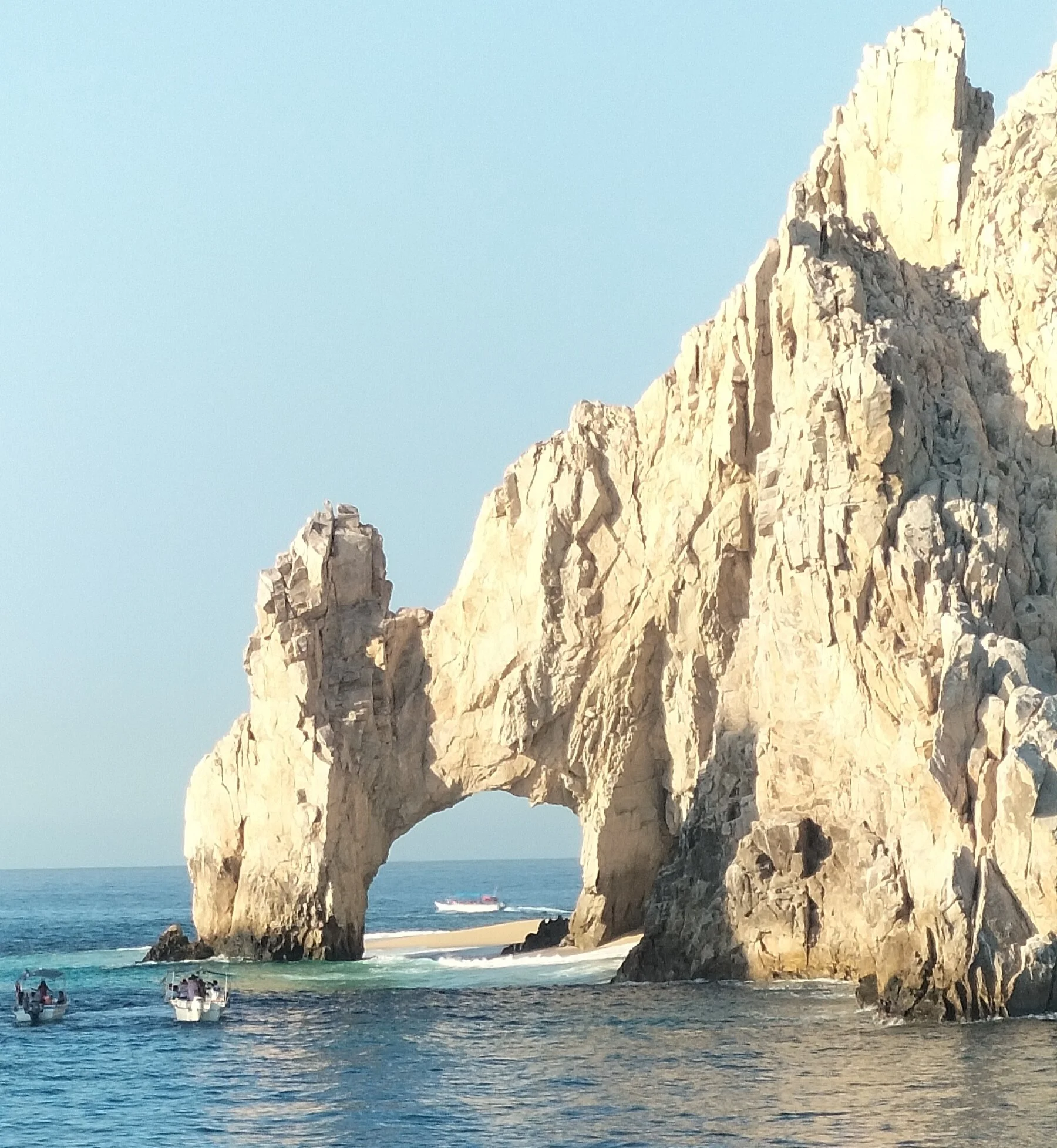 CABO SAN LUCAS HIGHLIGHTS. 3 hour tour to discover Cabo and the famous arch.