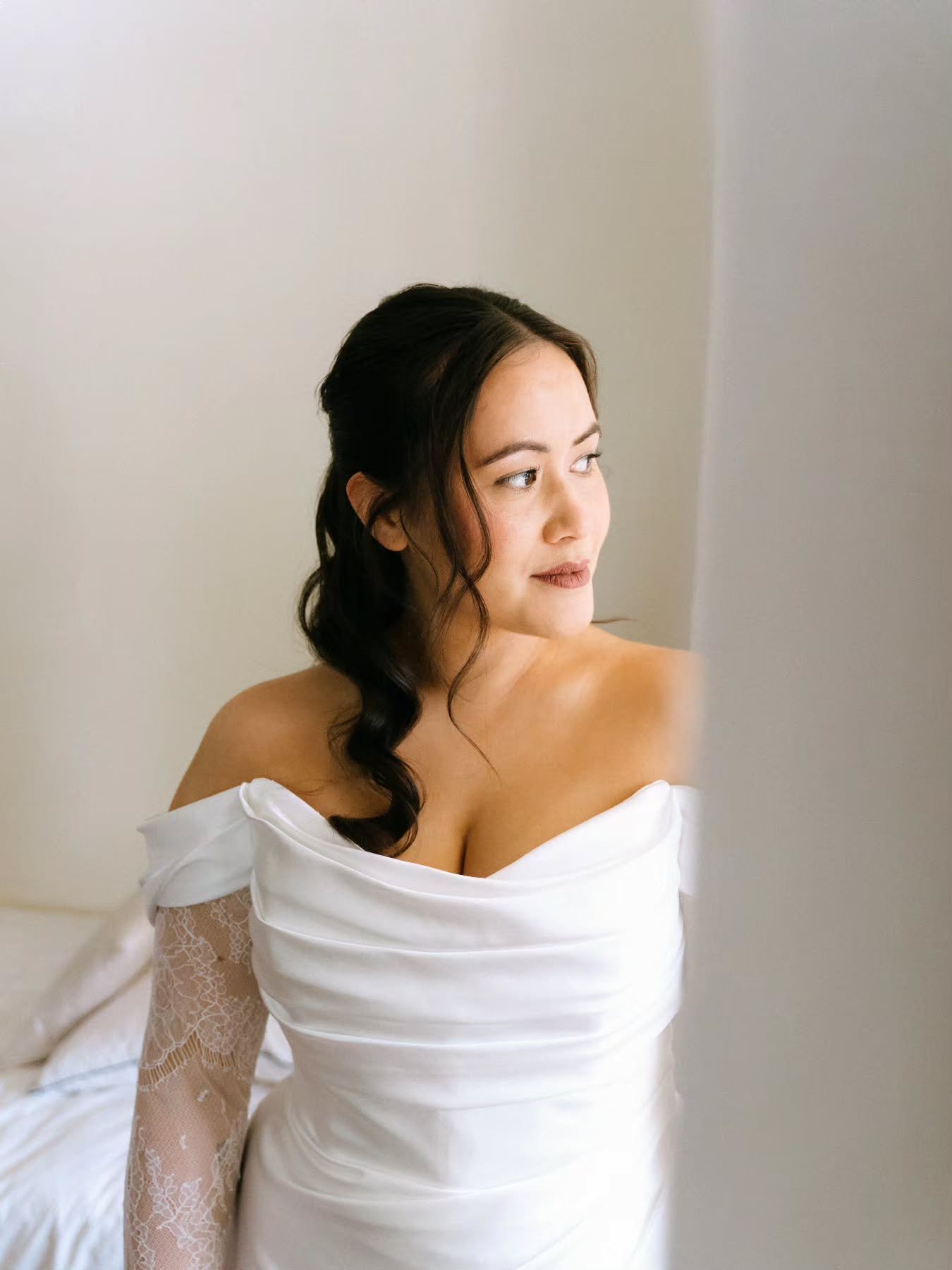 ✨️ Throw back to Chermayne's wedding ✨️

I was going through my phone and deleting old content and photos and I came across this gorgeous picture I have of Chermayne from her wedding day... ❤️

Hair &amp; makeup by @thebronzebarnz 

If you are lookin