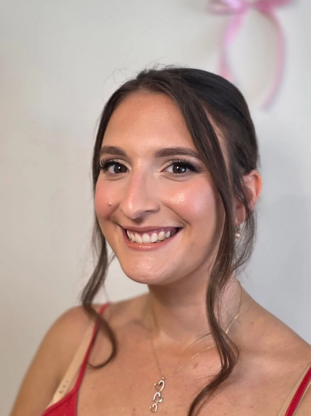 ✨️ Glowing makeup for my gorgeous Bride Anna ✨️

You've already seen part 1, the hair... may I present part 2 the makeup 💄 ✨️ 

Using @maccosmetics studio fix foundation Anna's complexion looks flawless and glowing 🥰

We still have Saturdays availa