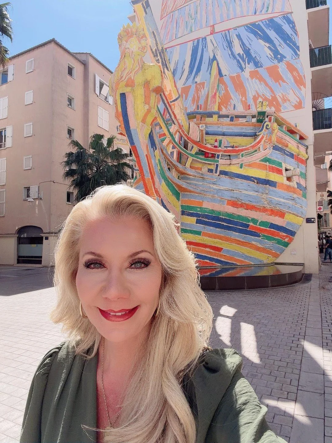 Sharing more selfies from this month's incredible trip! ☀️