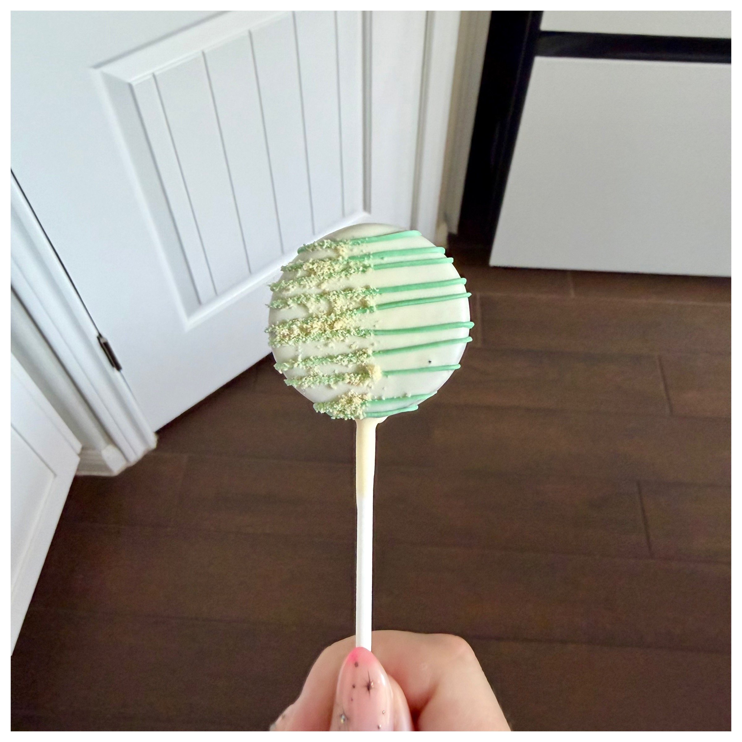 Shortbread Cookie Cake Pop - Sprinkle Cart Friday