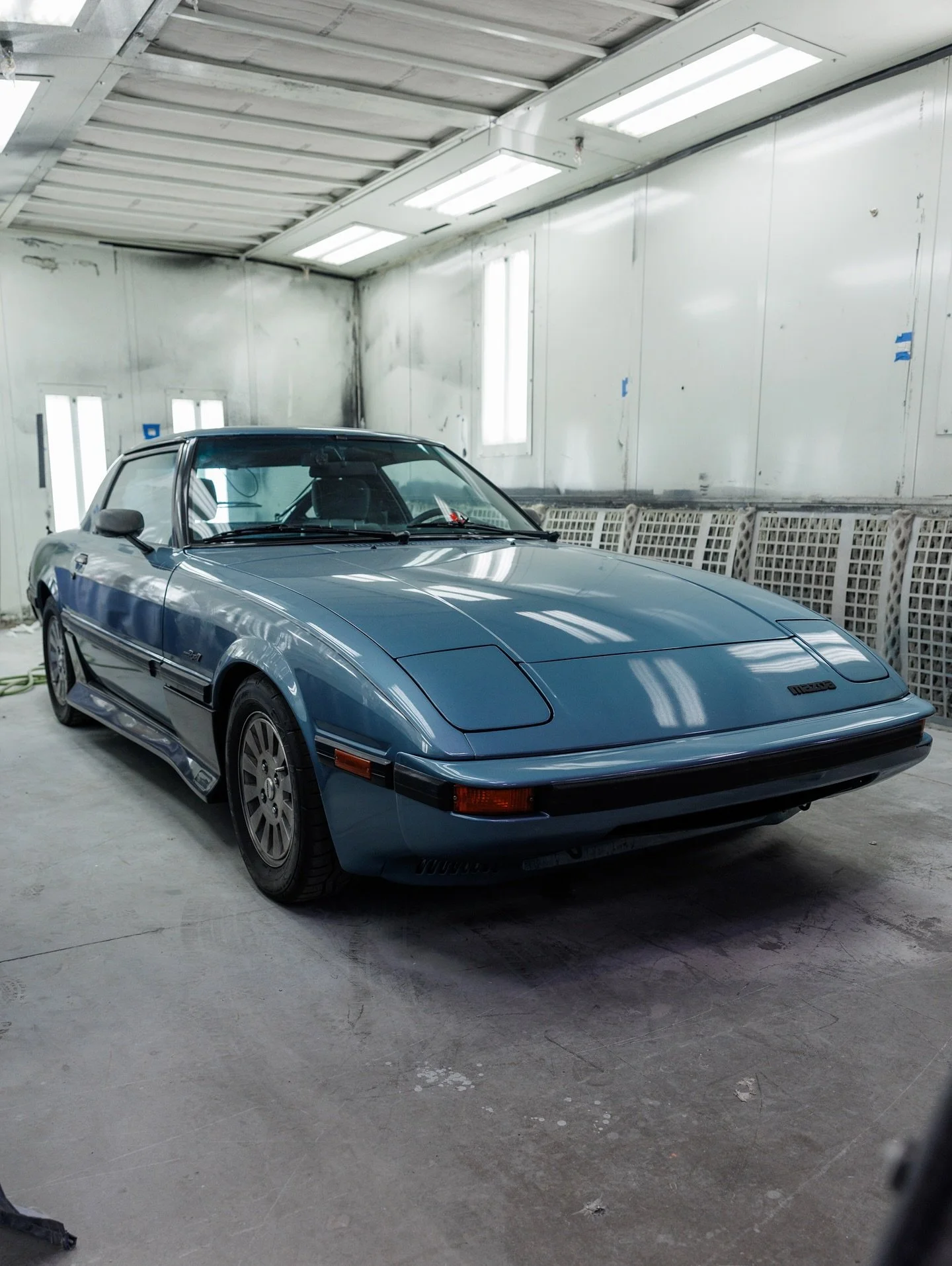 🔼Where are our Rotary fans at?🔼

Check out this FB RX7 that came in with a @kaminari_aerodynamics FRP kit. We were able to paint match and properly fit the Front Bumper, Rear Bumper, Side Skirts, &amp; Wing for this customer. 

Let us know how it c