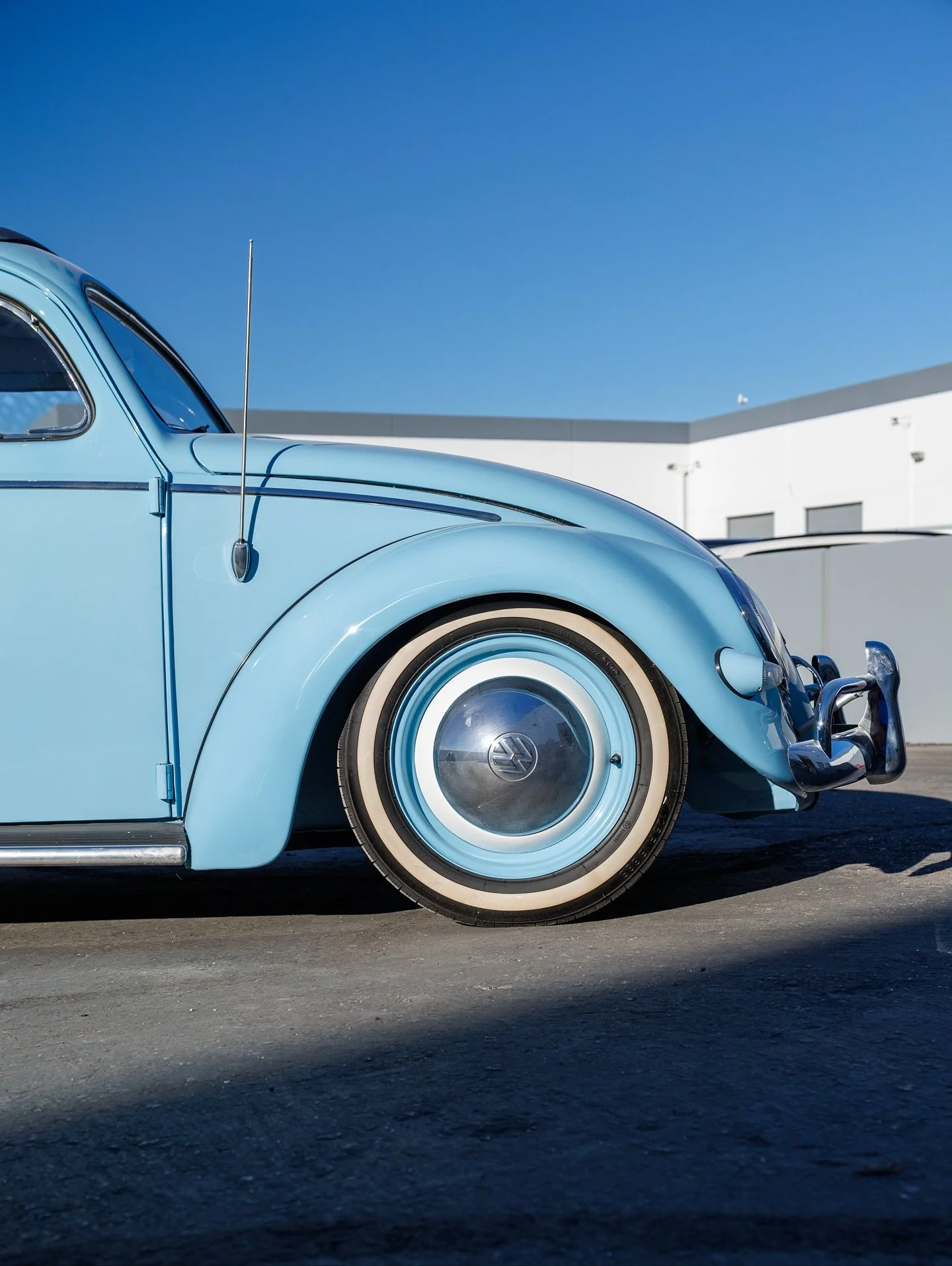 This baby blue beetle got some paint work done and some much needed sunbathing 🤩

What tunes would you be listening to in this thing?🎶

Have any questions? Send us a DM!📩

📍 7725 Commercial Way #140, Henderson, NV 89011 📲 (702) 955-5410 

#vw #v