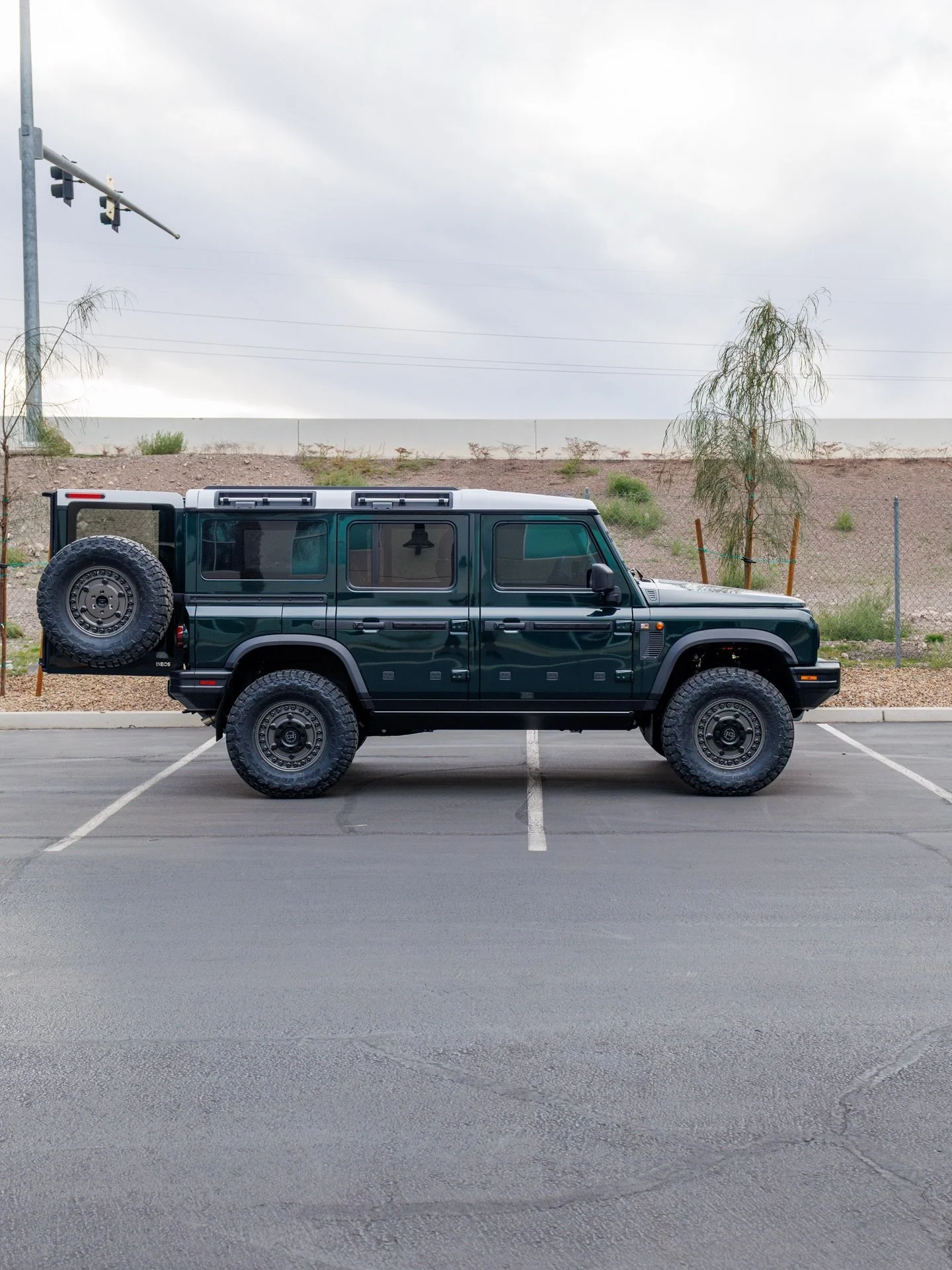 Green Grenny 🧪

Check out the build below ⬇️ 

Tires: @toyotires 
Wheels: @blackrhinowheels 
Lighting: @triplerlights
Dash Cam: @wolfbox_official
Running Boards: @autotechtrends

Got a Grenadier that you want to deck out? You know who to get in touc