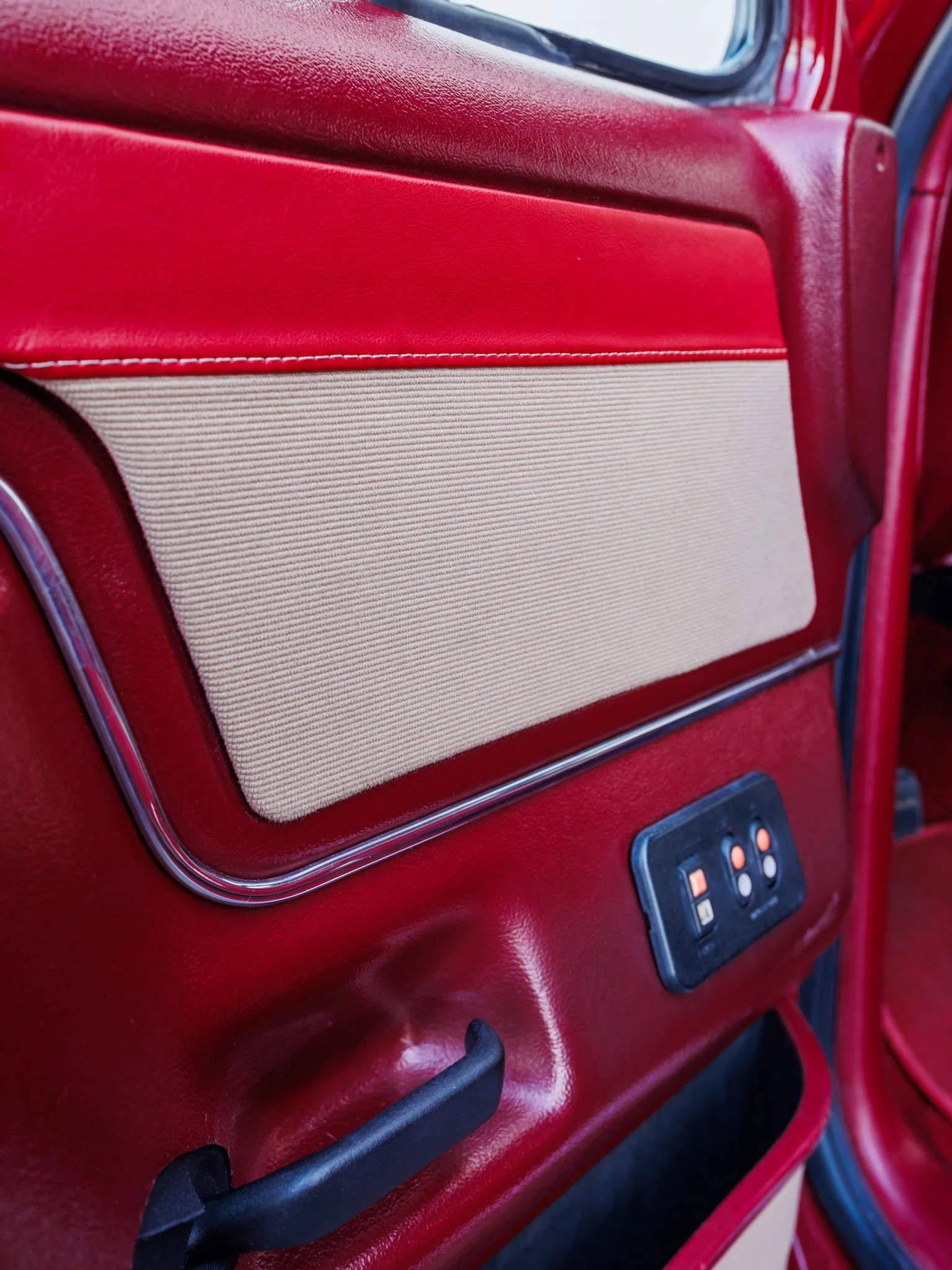 red bronco uphol--6.jpg