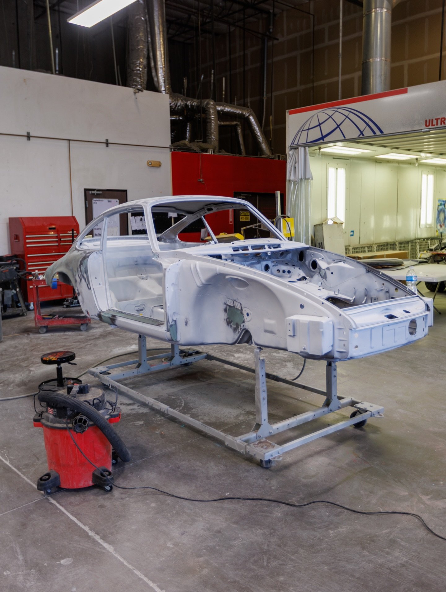 2 is better than 1 🎨🇩🇪

We&rsquo;re cooking something up for these 2 bad boys, stay tuned 😮&zwj;💨

Need paint work? Hit us up!

📍 7725 Commercial Way #140, Henderson, NV 89011 📲 (702) 955-5410 

#911 #porsche #restomod #restoration