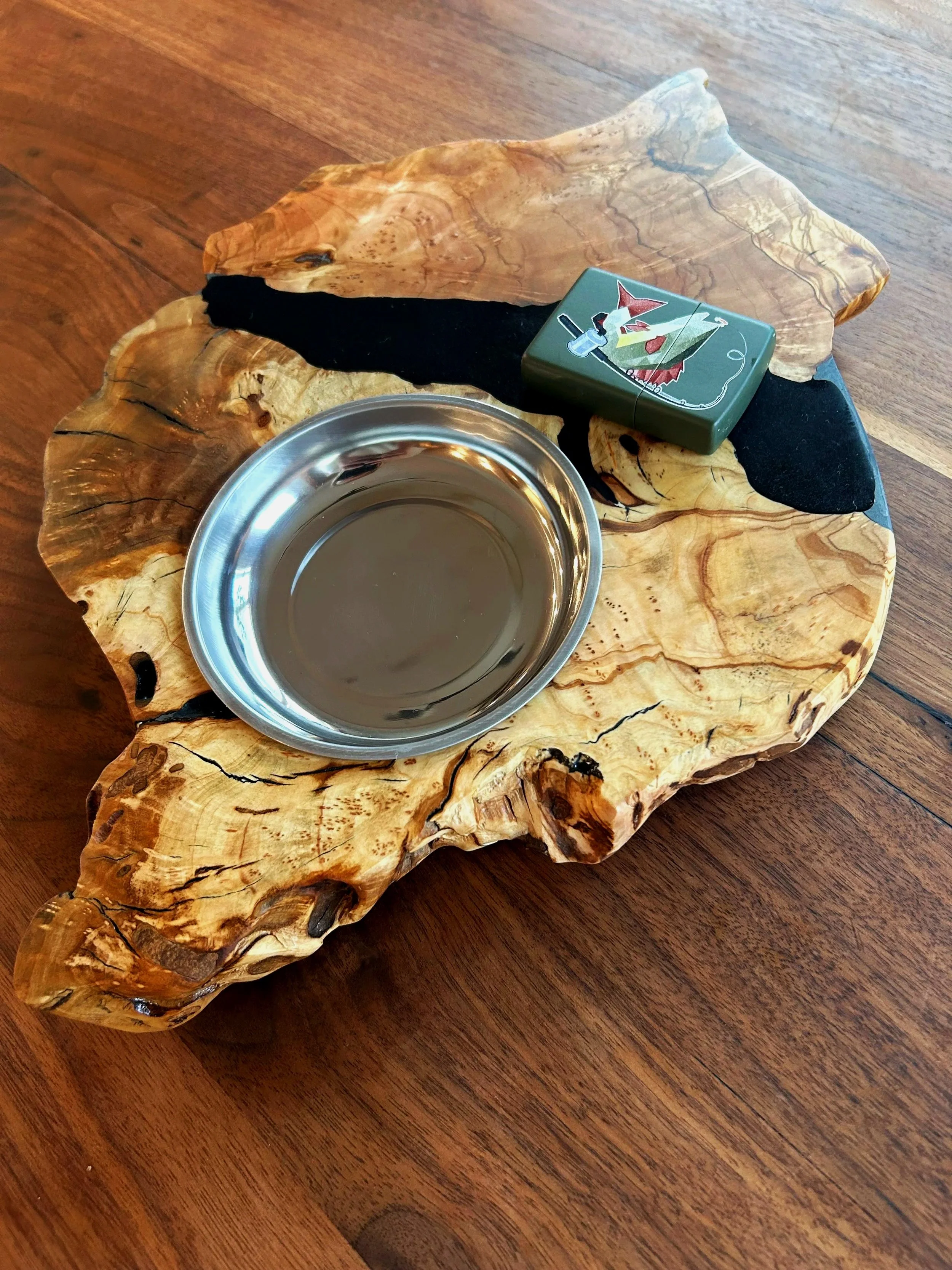 Olive Wood Cigar Tray - Embedded Magnet for Lighter 