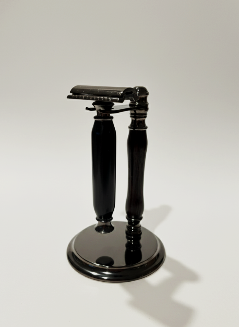 Double Edge Safety Razor and Stand - Gun Metal