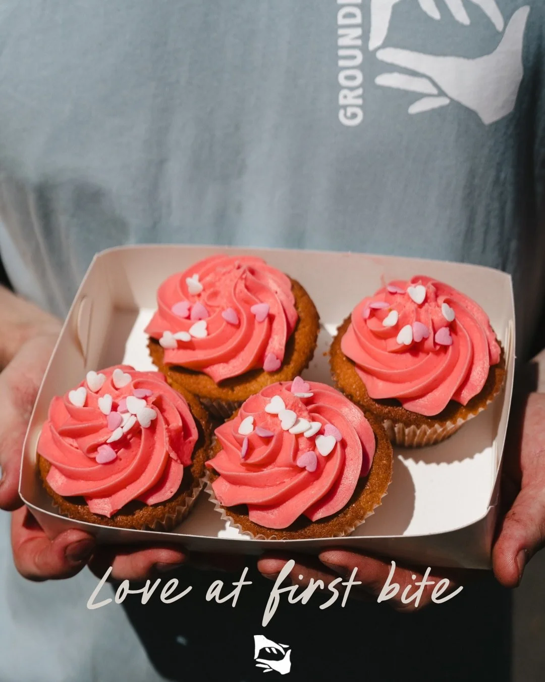 💖 Forget flowers&hellip; these cupcakes 🧁 are so easy to fall in love with! 
Perfect for your crush, your bestie or anyone who deserves a treat 😋
Available Friday &amp; Saturday 💘 Limited stock! 

#artisanalbakery #sourdoughbread #sourdoughbakery