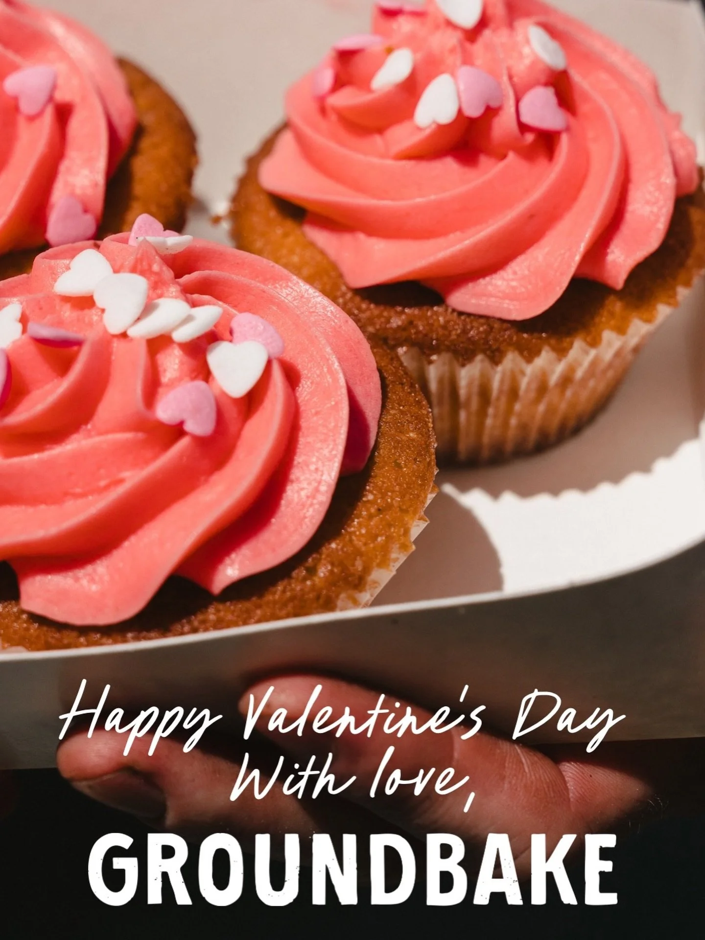 Roses are red 🌹,
Cupcakes are sweet 🧁,
Your Valentine deserves
A Groundbake treat 🥐

Baked with love and here for the weekend only ❤️
