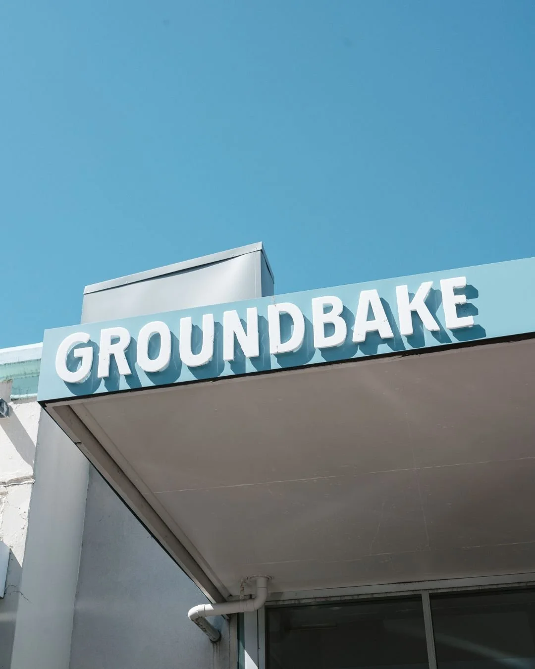 Blue skies + warm sourdough = Sunday done right 🍞

#groundbake #artisanbakery #sourdough #sydneybread #cronulla