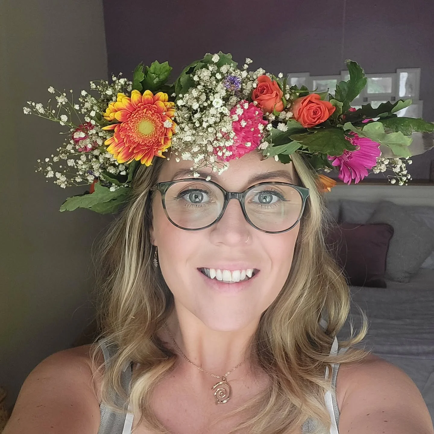 Behind the scenes ✨️

2 spaces left for Saturdays workshop if you would like to come along 

Spend the mornong out in nature soaking up the sunshine, grounding our energy and having some fun 🥰🌷🌸 

DM if you would like to attend and il send you the