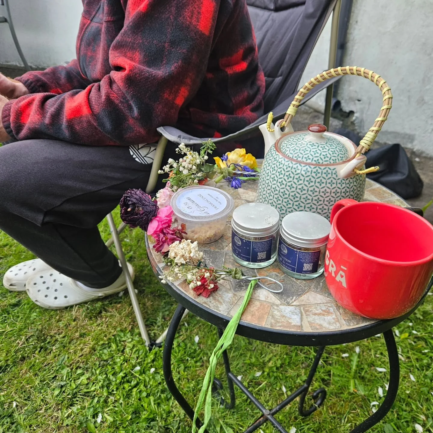A really grounding weekend with my loves in between work and priestess training

We made the most of the change in season, setting up by the firepit in the garden each evening and just taking time to be together 

Under the full moon energy we both l