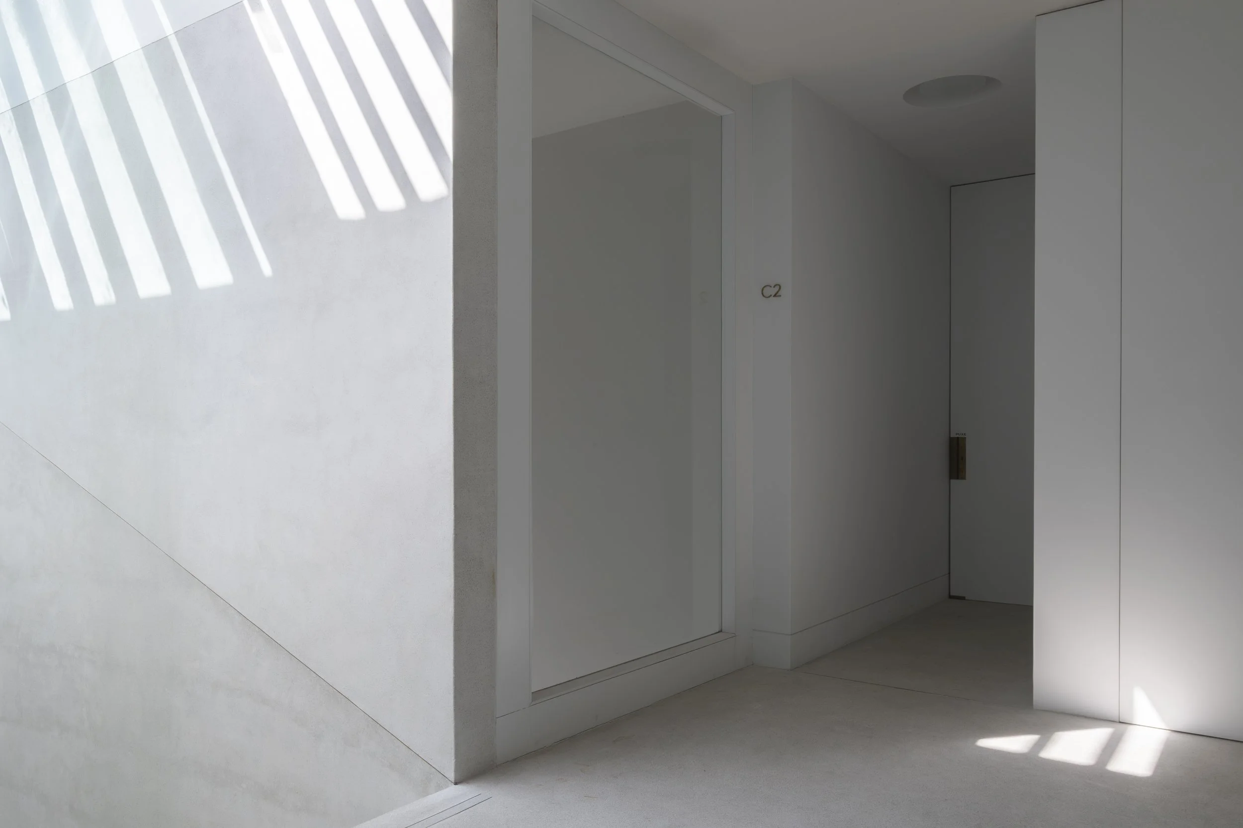 ordem-dos-arquitectos-porto-lobby-moderno-minimalista-fotografia
