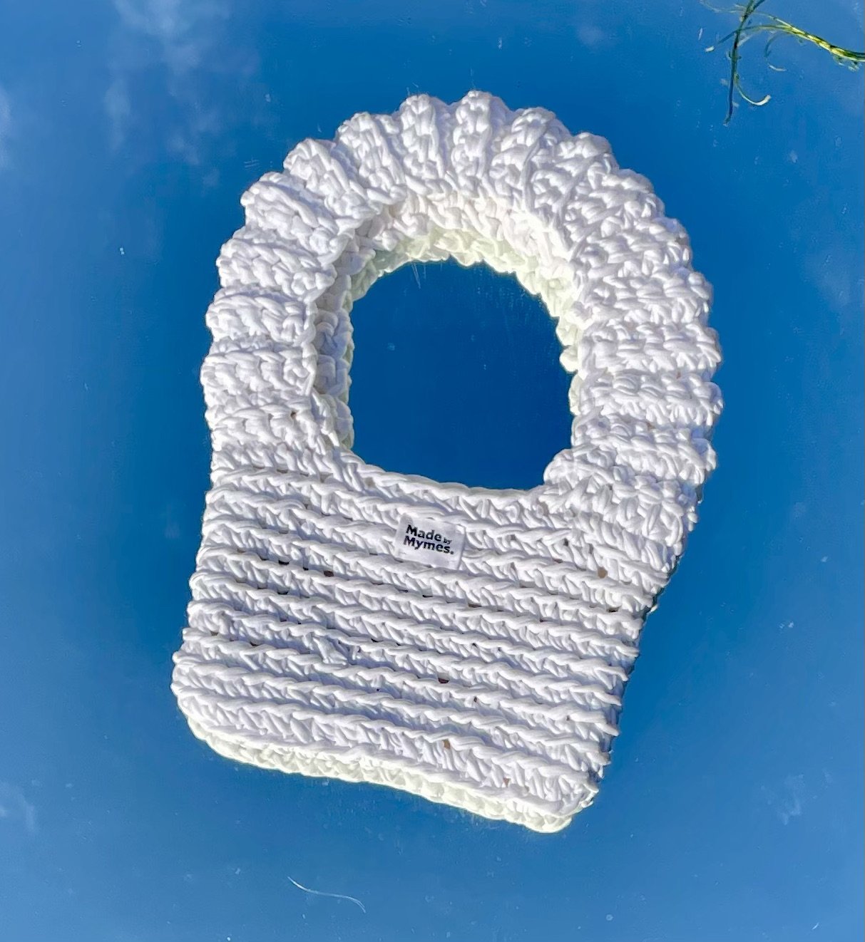 The Shell - white