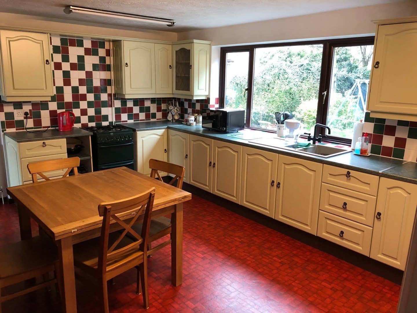 Kitchen respray - After