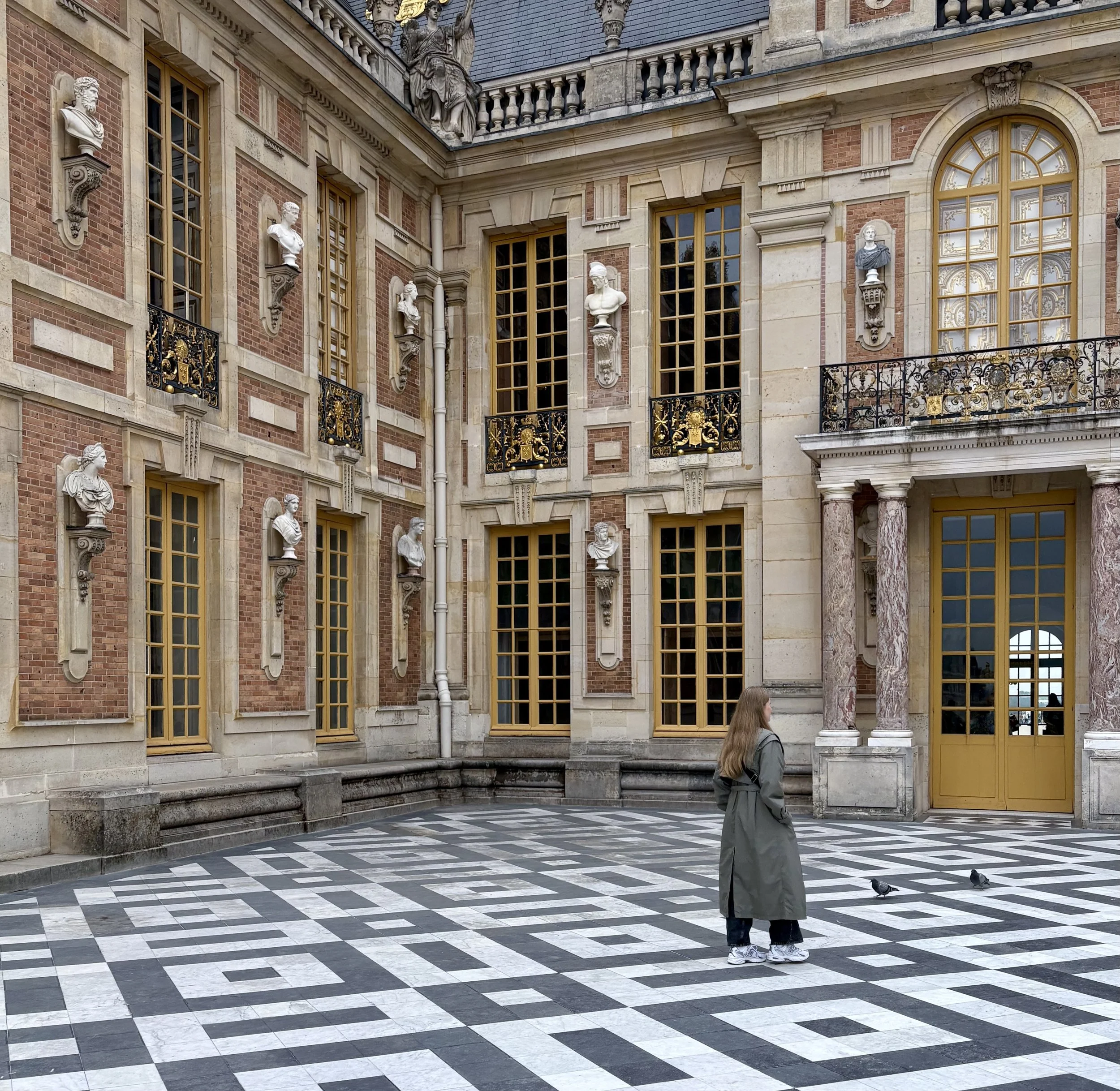 Profiilikuva, kuvassa oleva on selin kameraan