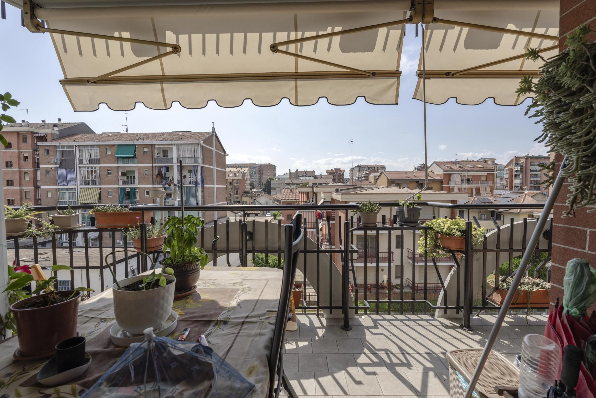 QUADRILOCALE CON TERRAZZO ANGOLARE E BOX AUTO