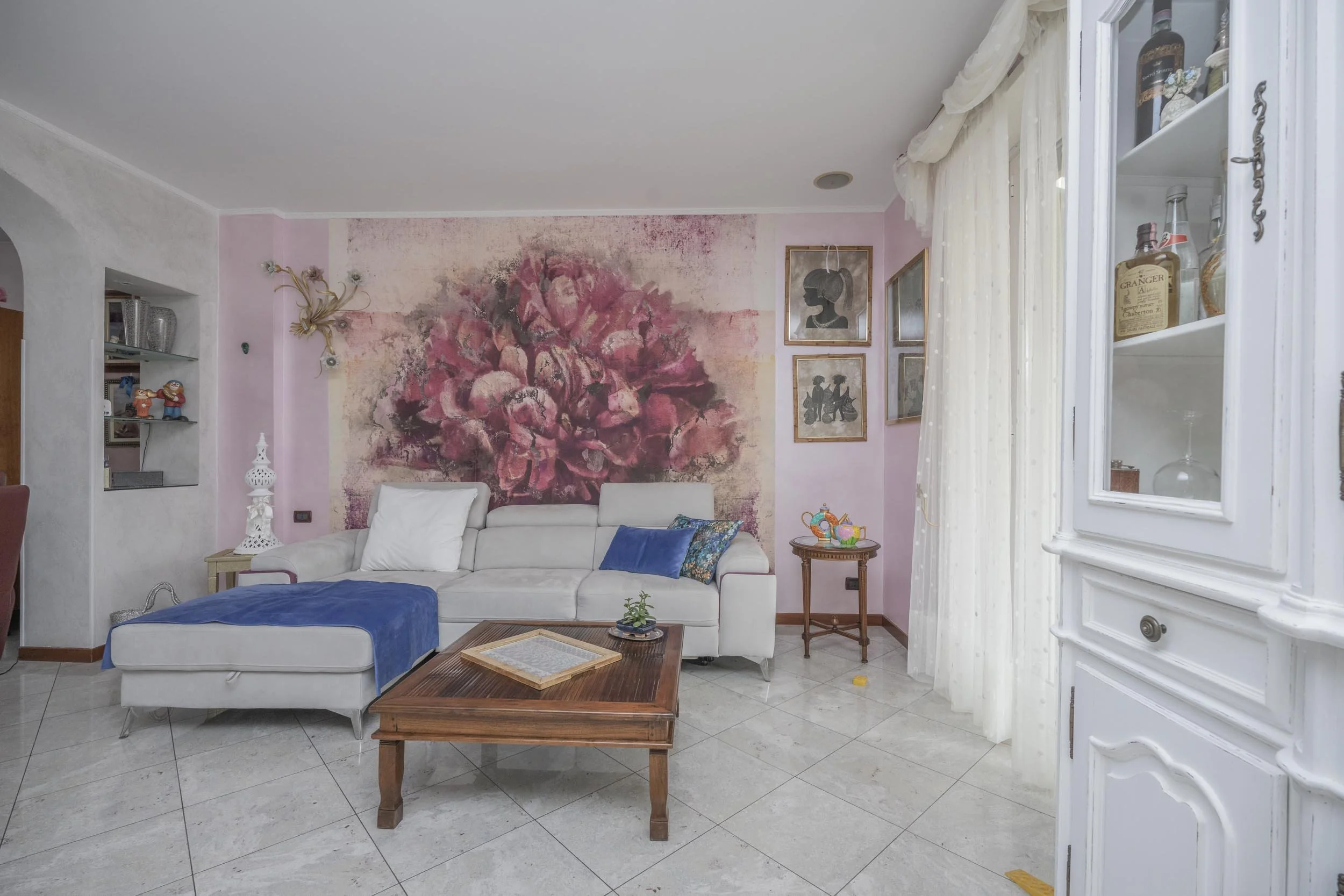 APPARTAMENTO LUMINOSO CON TERRAZZO