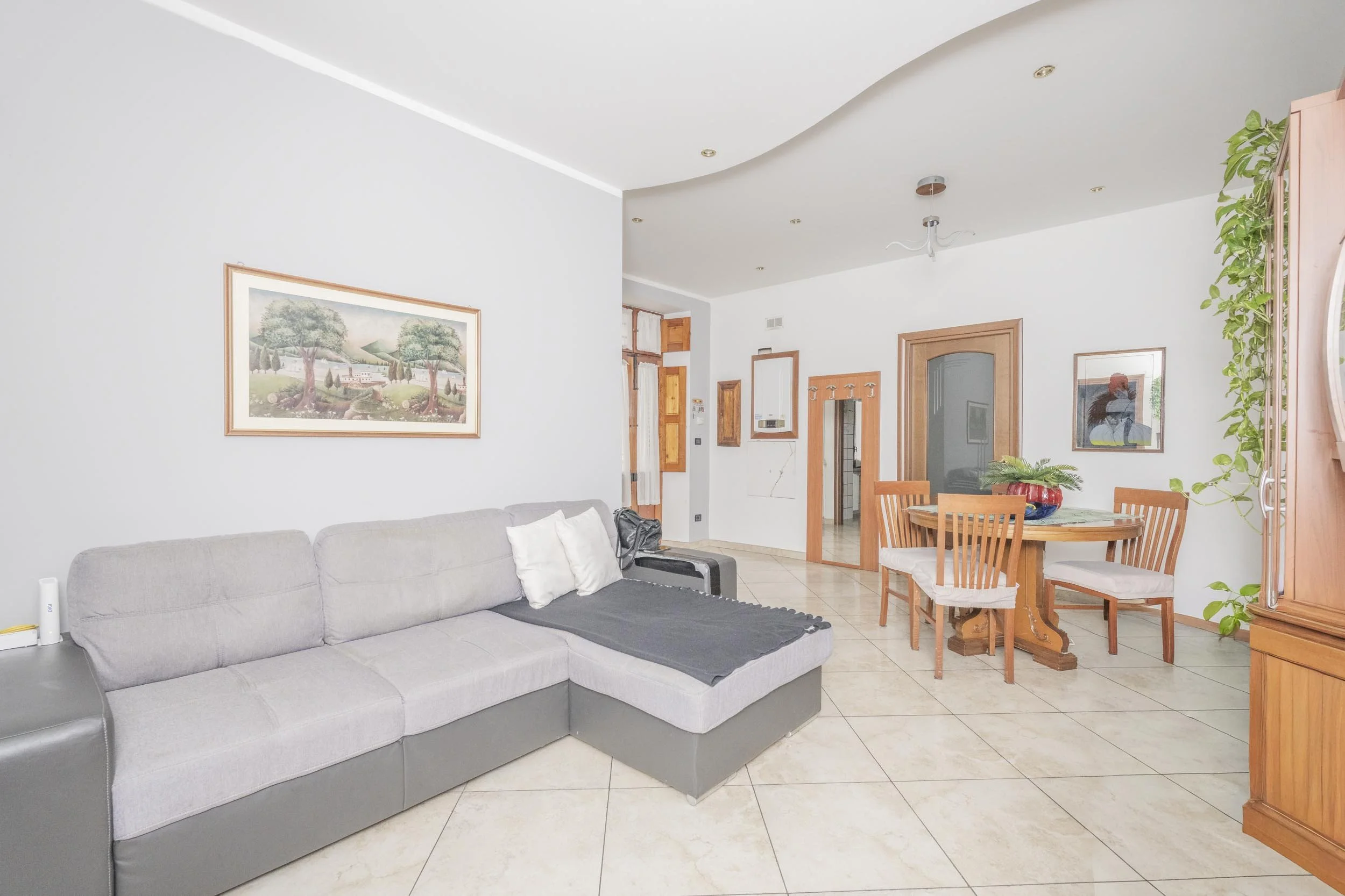 QUADRILOCALE CON DOPPIA CANTINA