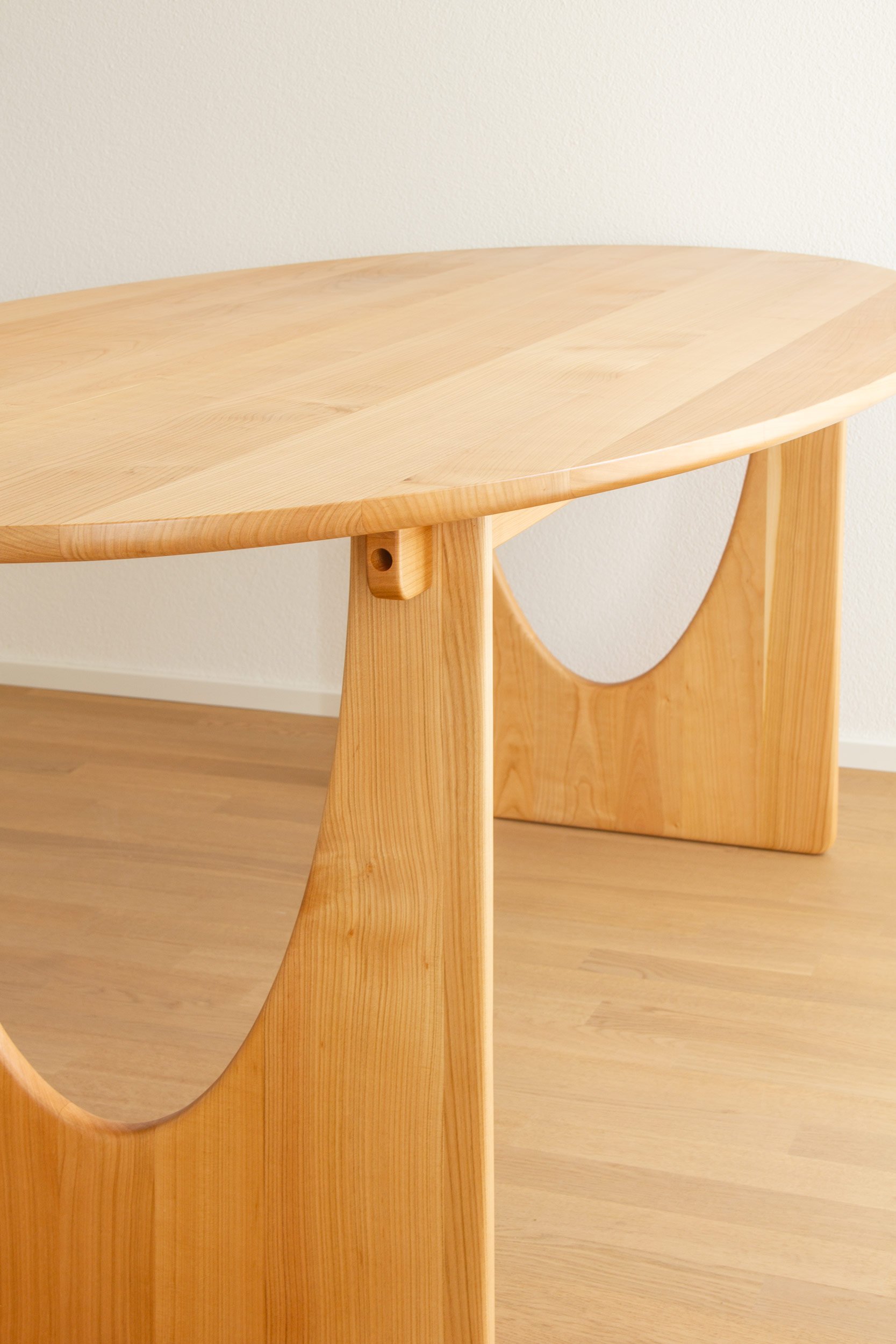 F-O_STUDIO_Table-Curvy_8.jpg
