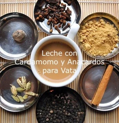 Leche Caliente con Cardamomo y Anacardos Molidos para Vata