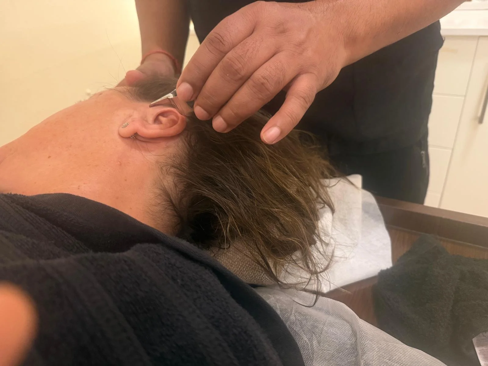 Karna Poorana, ear therapy in Ayurveda Barcelona, Gracia