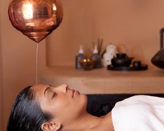 Tratamiento  Sirodhara en el Centro Ayurveda Barcelona