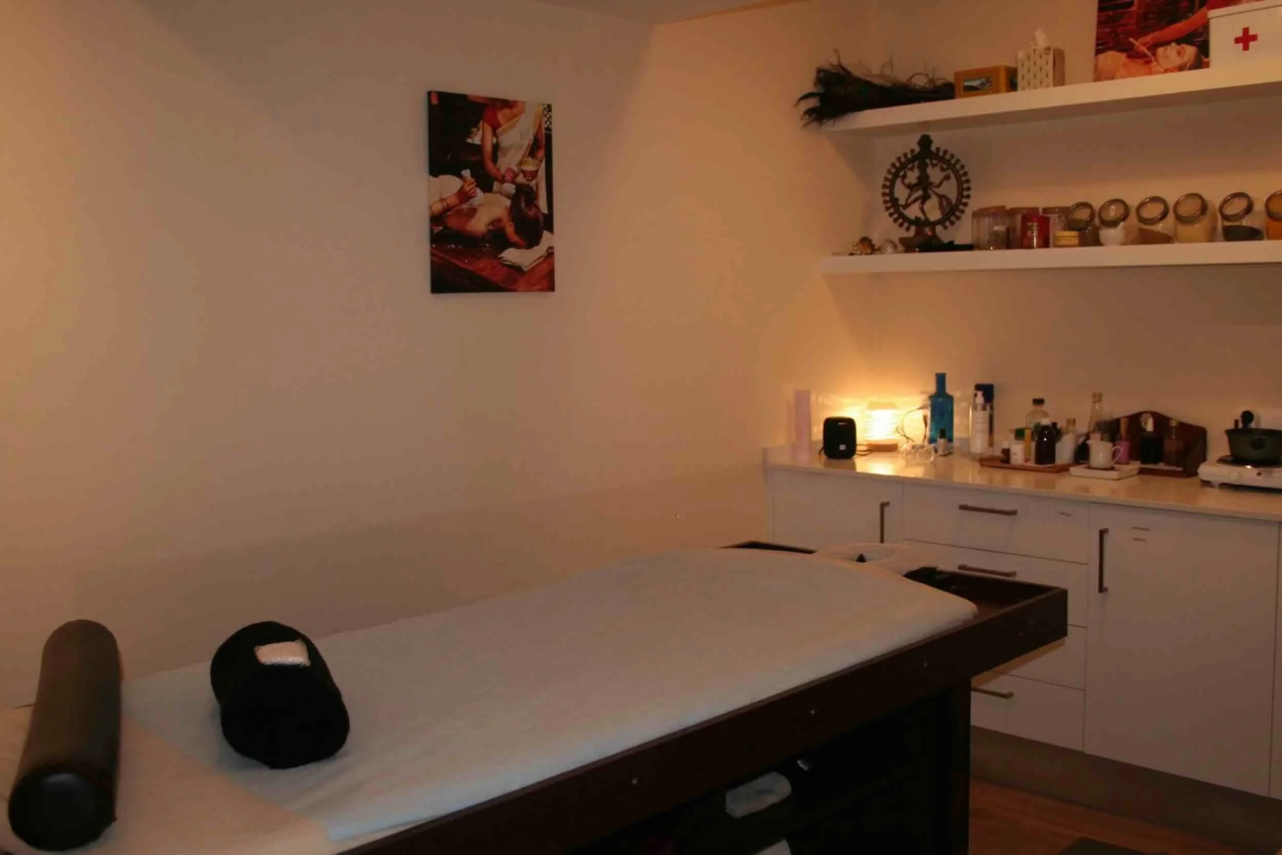 Inside Ayurvedic health Center in Plaça John Lennon (Barcelona)