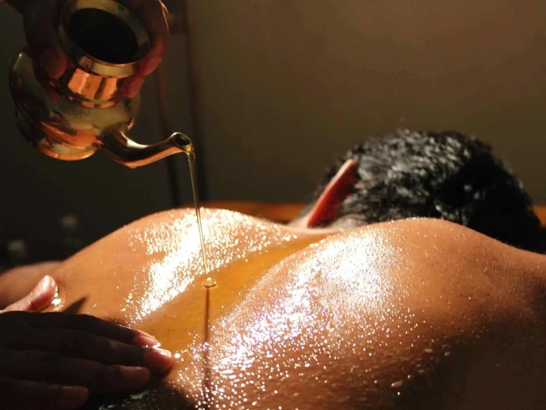 Abhyanga Full Body Massage to Rejuvenate