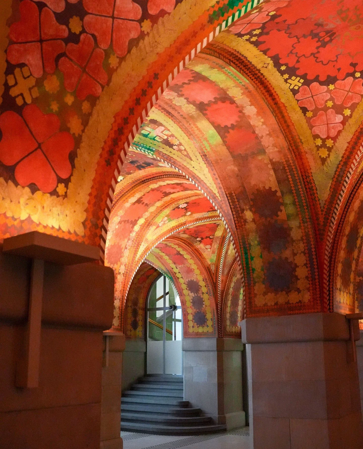 I was in Zurich earlier this week and went to visit Augusto Giacometti's fresco, Bl&uuml;emlihalle.⁠
⁠
Bl&uuml;emlihalle, meaning 'hall of little flowers' in German, refers to the floral-like ornamental patterns that adorn the vaulted roof and ceilin
