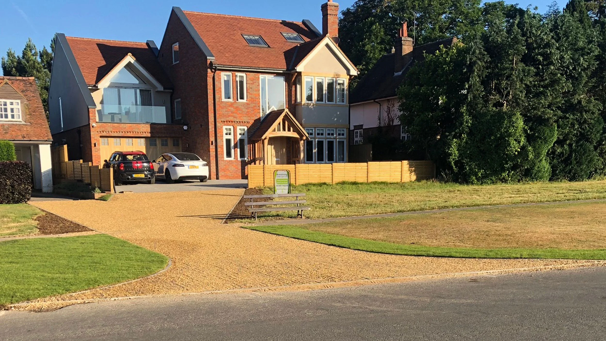 Sand-Colour-Gravel-Filled-EcoGrid-Driveway-With-Membrane.jpg