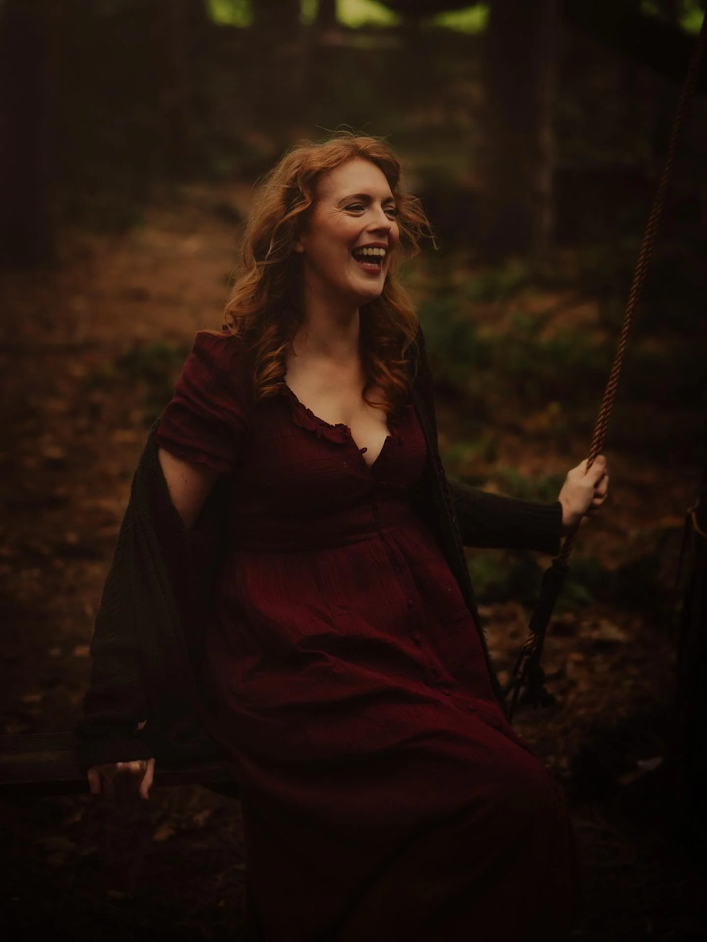 What a beautiful start to my Autumn Mini Sessions weekend, with the stunning @emmarosecarlton and her sweet family.

Emma, I hope there&rsquo;s never a moment where you feel less than the absolute goddess that you are, inside and out.

You emit light