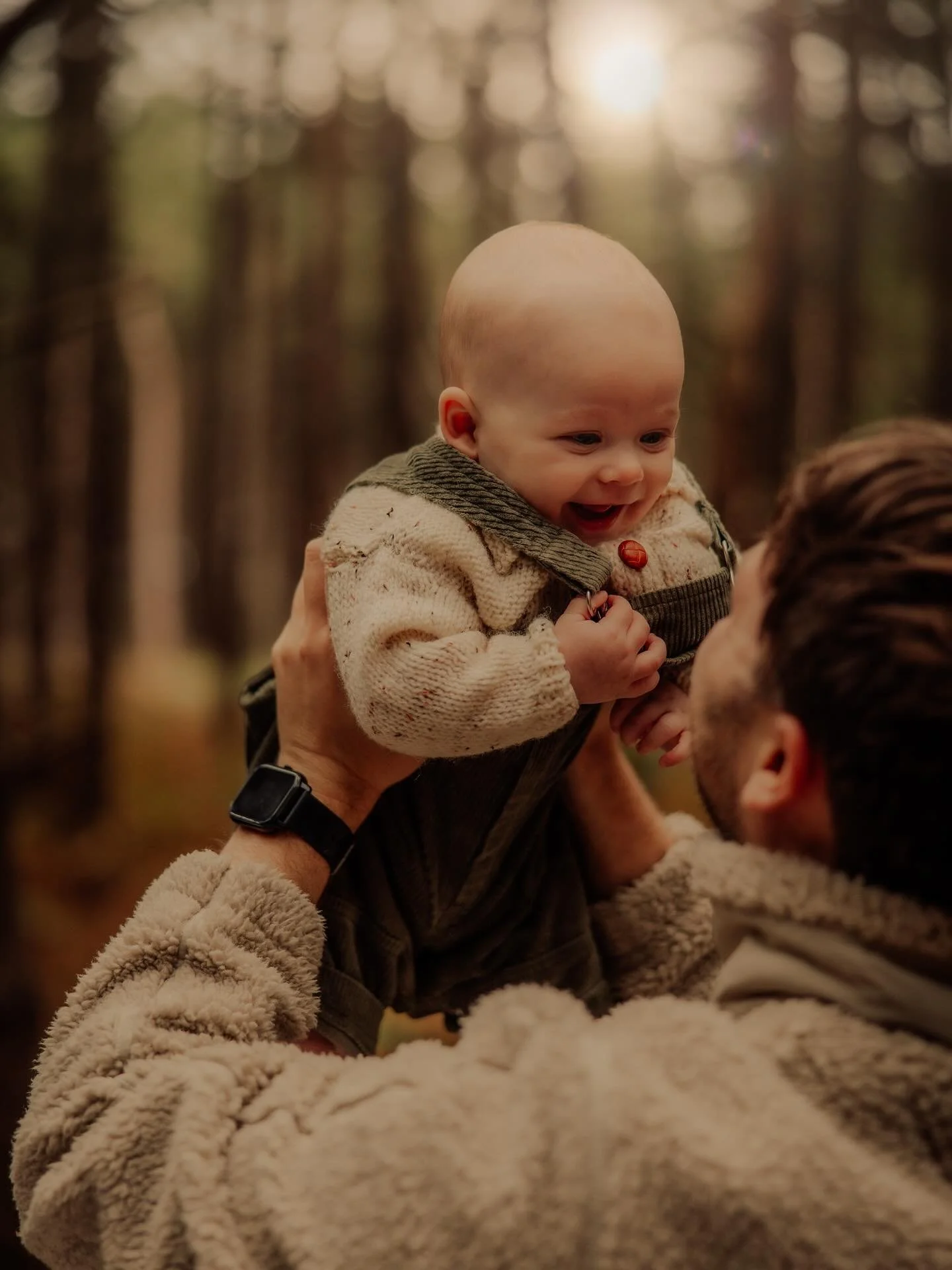 You guys make it so painful to choose sneak peeks I swear 🤣🥹😍.

It was so bloody lovely to see Katie, Daniel and Lenny again, after meeting them at a wedding I shot for their friends. It&rsquo;s always the best compliment to have someone decide to