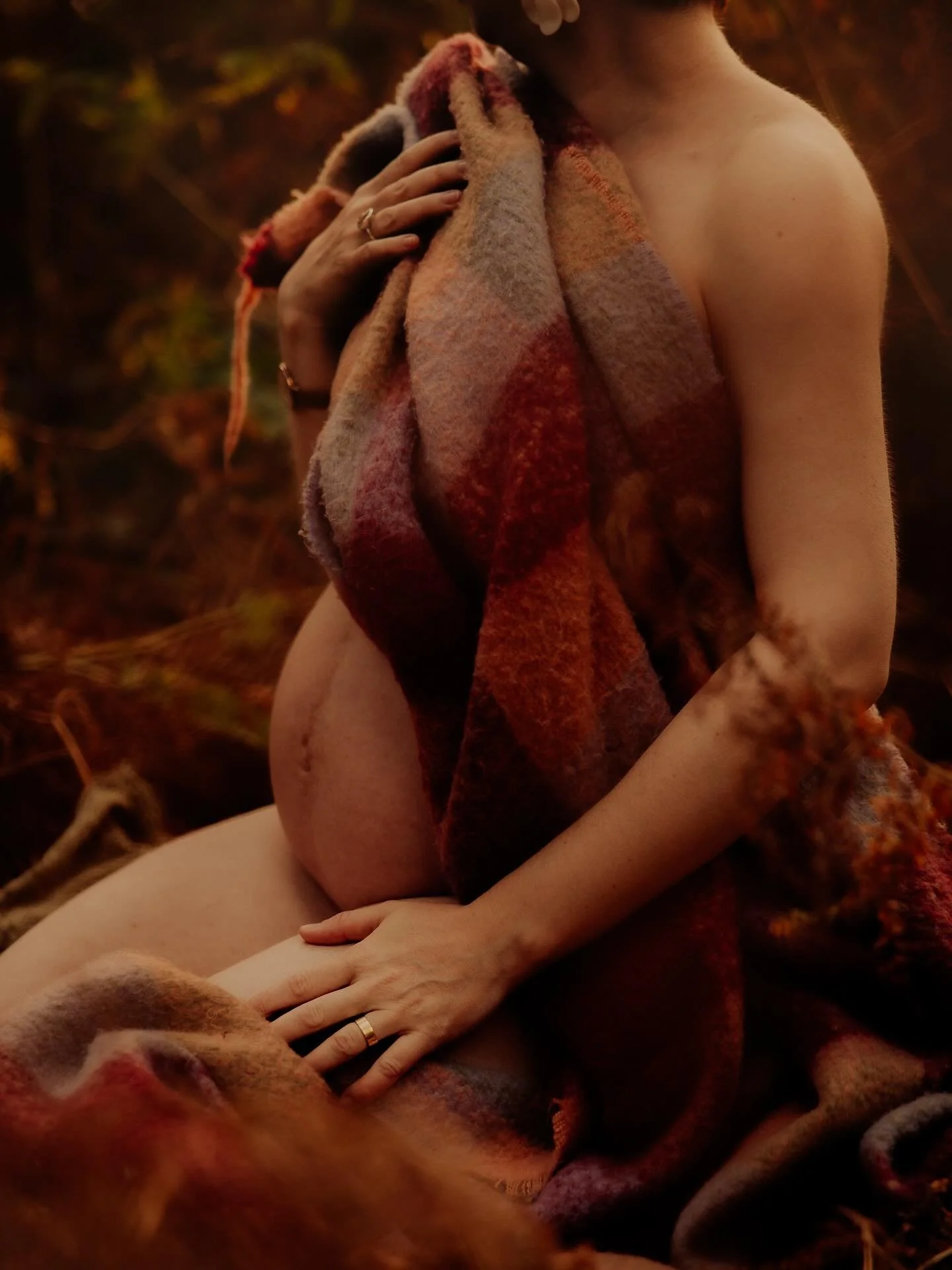 I &lsquo;could&rsquo; space out my autumn mini sneak peeks, and give myself a bank of content&hellip; orrrr I could be an over excited squirrel, who adores every single session so much that I have ZERO self control.

Lucy was STUNNING. We got the mos